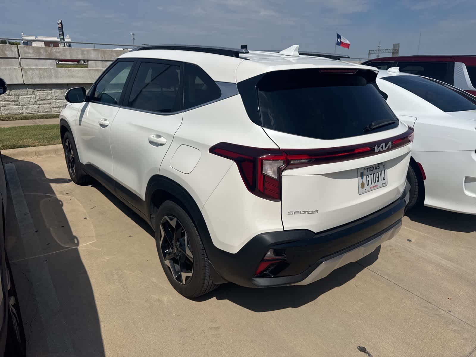 Thumbnail: 2024 Kia Seltos - 6