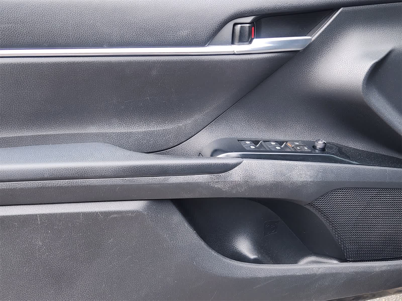 Thumbnail: 2018 Toyota Camry - 21