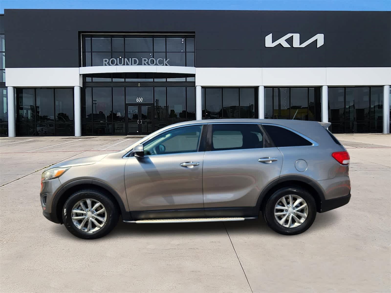 Thumbnail: 2016 Kia Sorento - 4