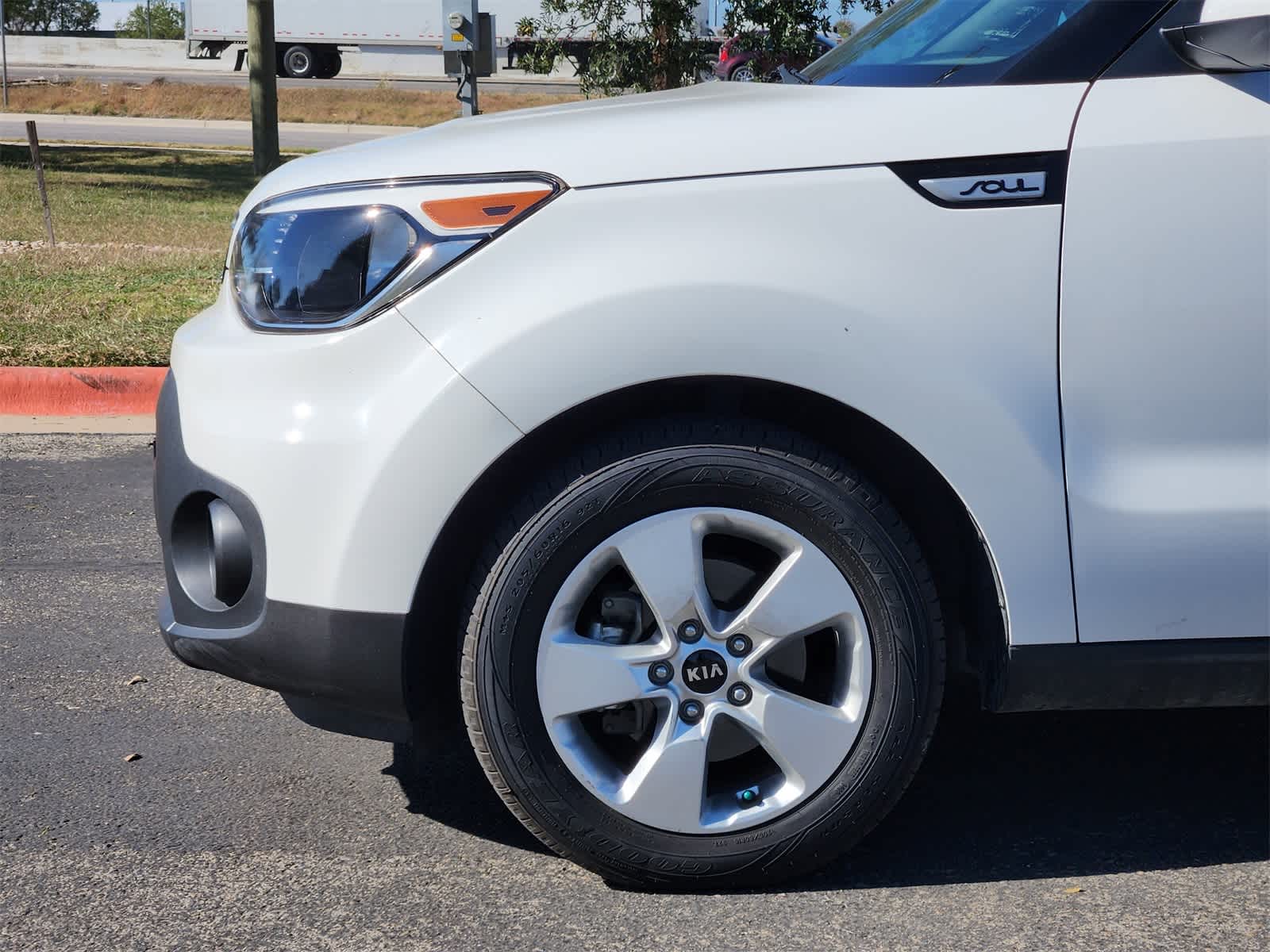 Thumbnail: 2017 Kia Soul - 8