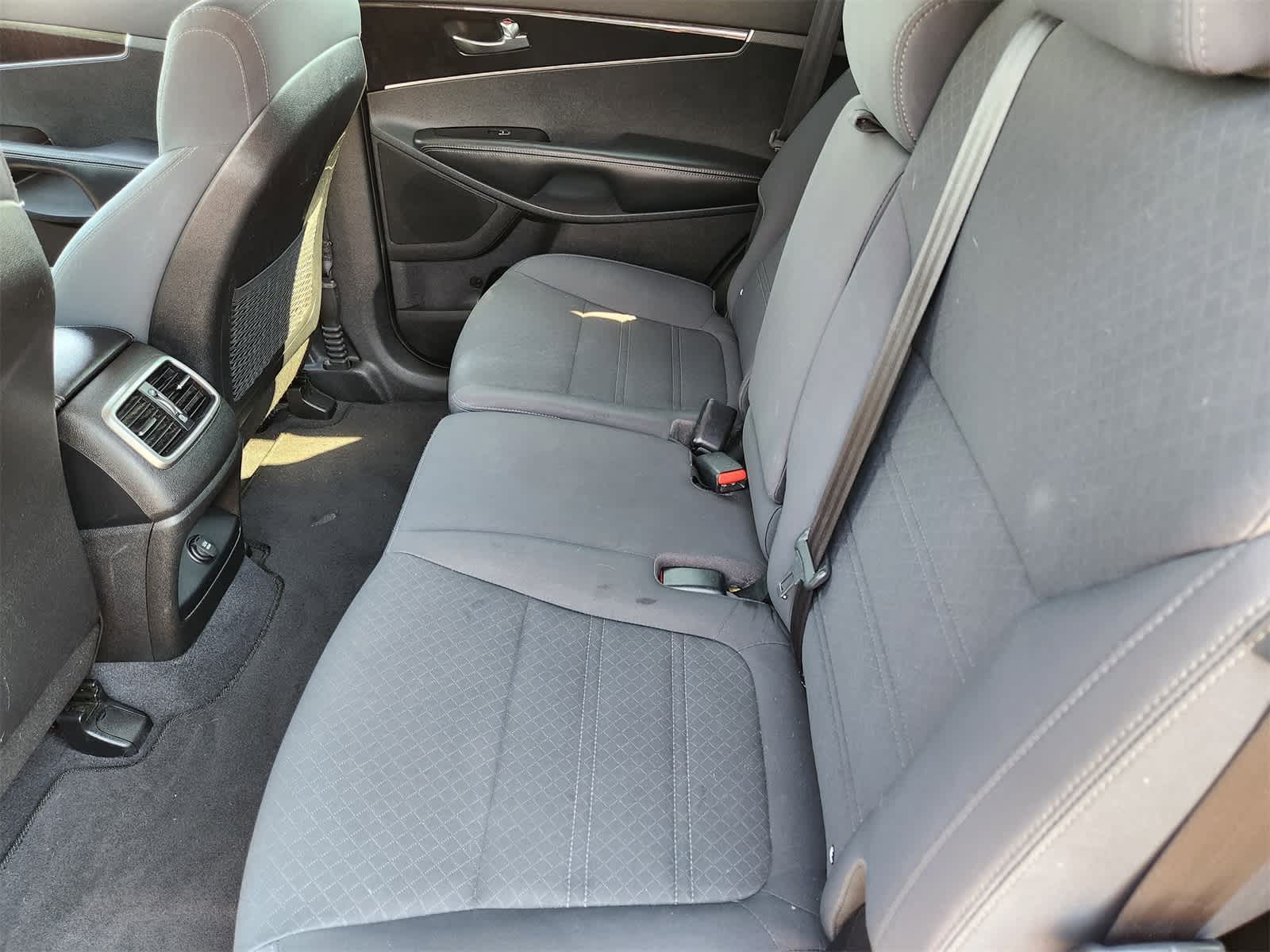 Thumbnail: 2016 Kia Sorento - 21
