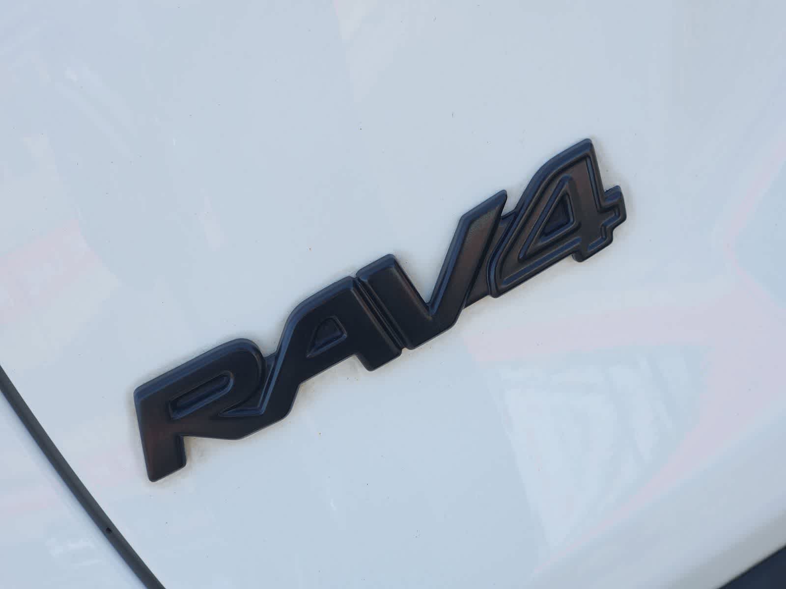 Thumbnail: 2021 Toyota RAV4 - 11