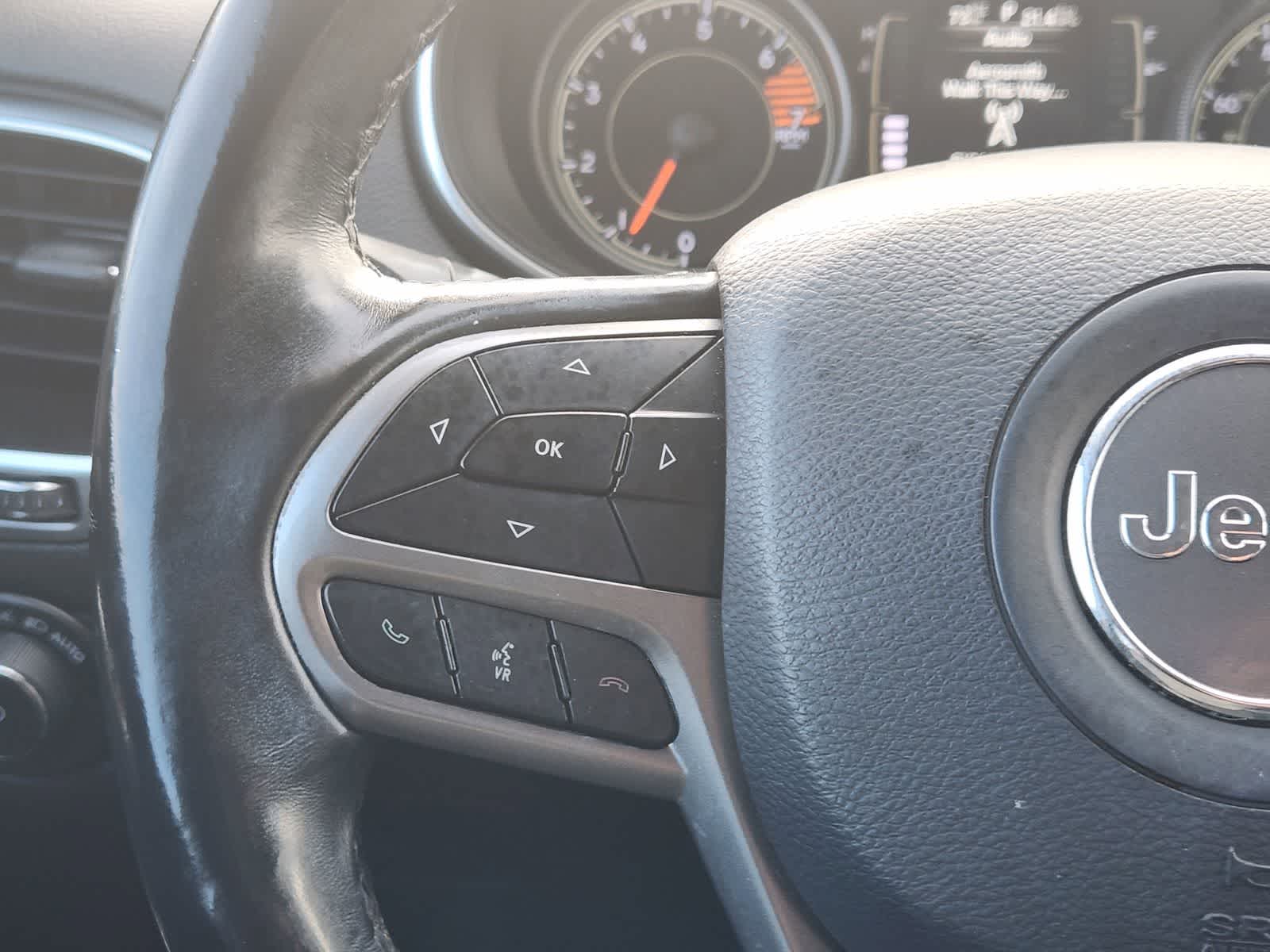 Thumbnail: 2019 Jeep Cherokee - 26