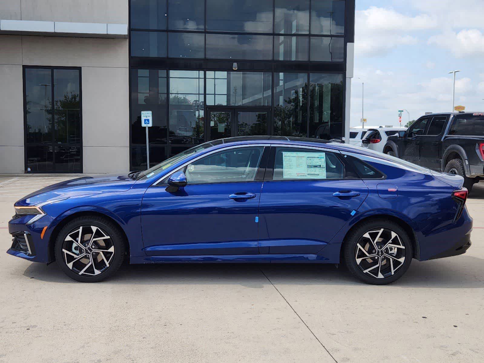 Thumbnail: 2025 Kia K5 - 3