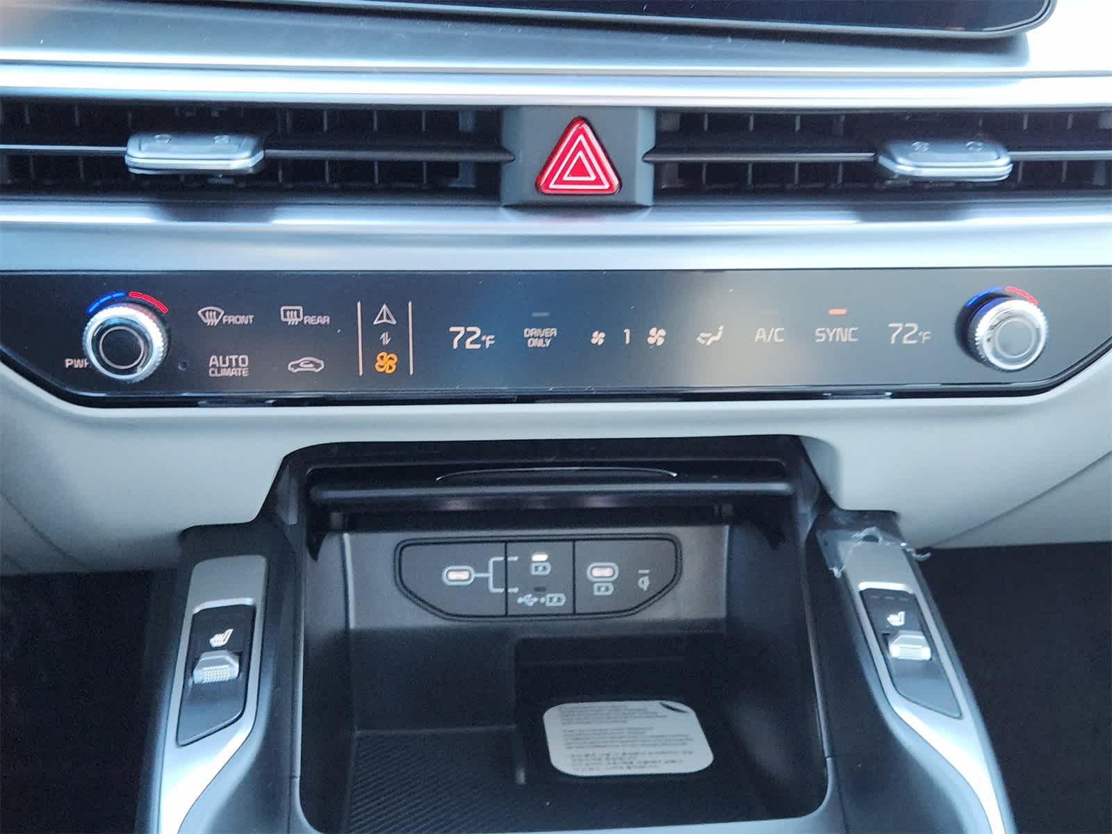 Thumbnail: 2026 Kia Sorento - 16