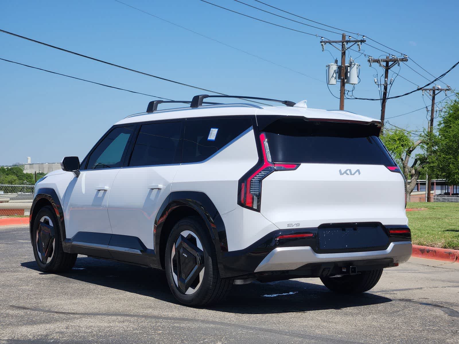 Thumbnail: 2026 Kia EV9 - 5