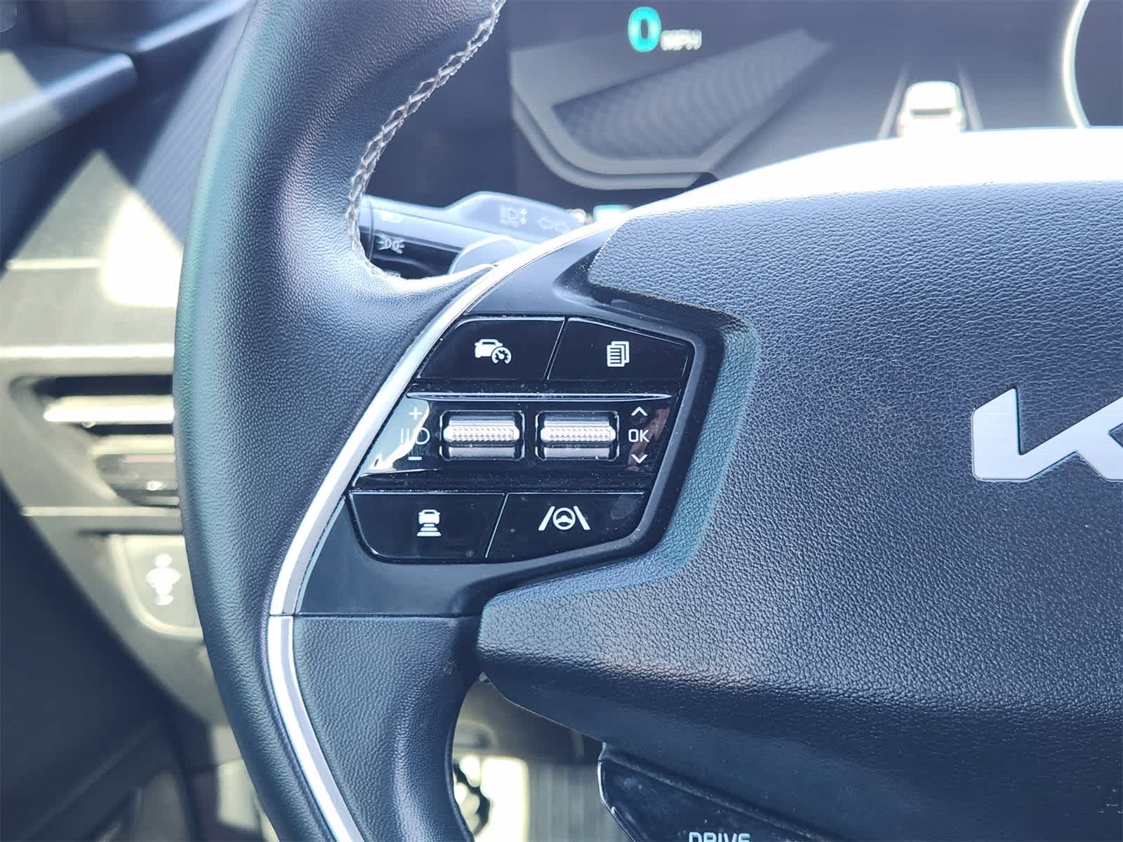 Thumbnail: 2023 Kia EV6 - 28