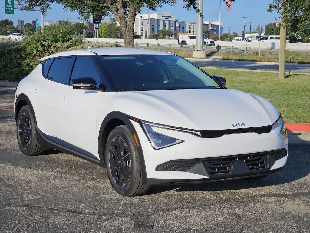 New 2026 Kia EV6 Light Long Range SUV