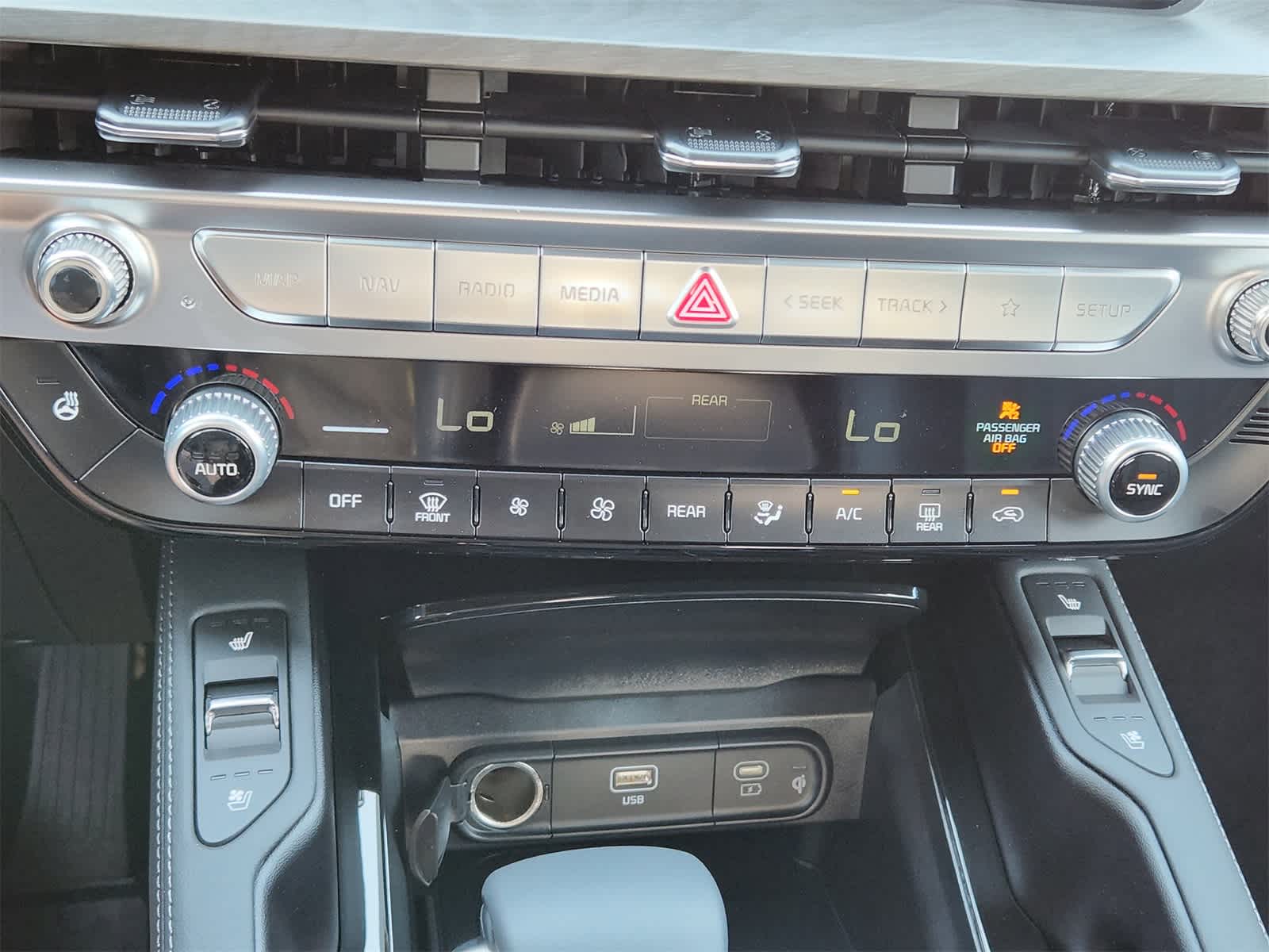 Thumbnail: 2025 Kia Telluride - 17