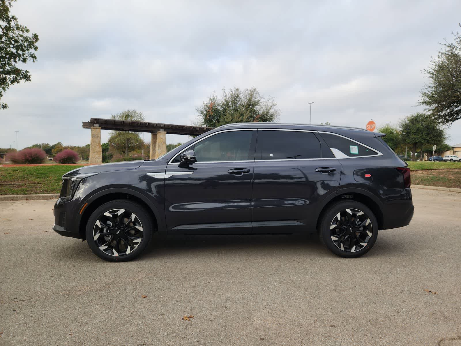 Thumbnail: 2026 Kia Sorento - 4