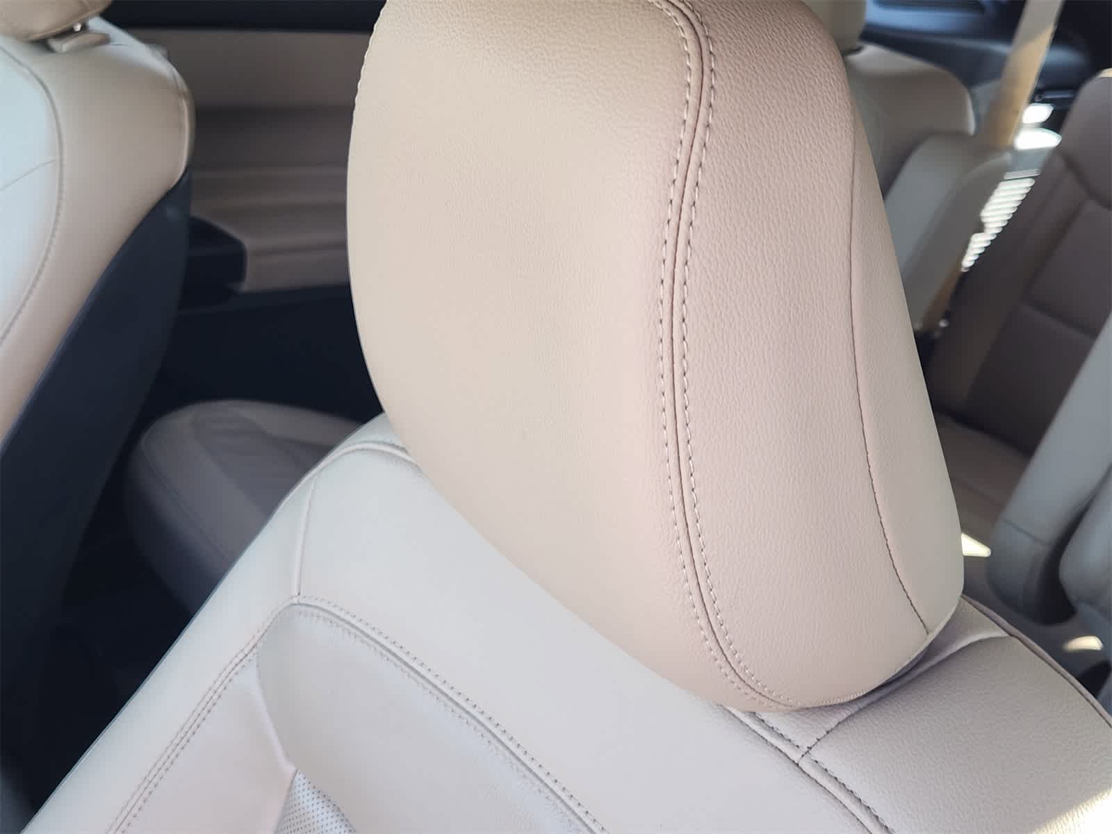 Thumbnail: 2020 Ford Explorer - 15