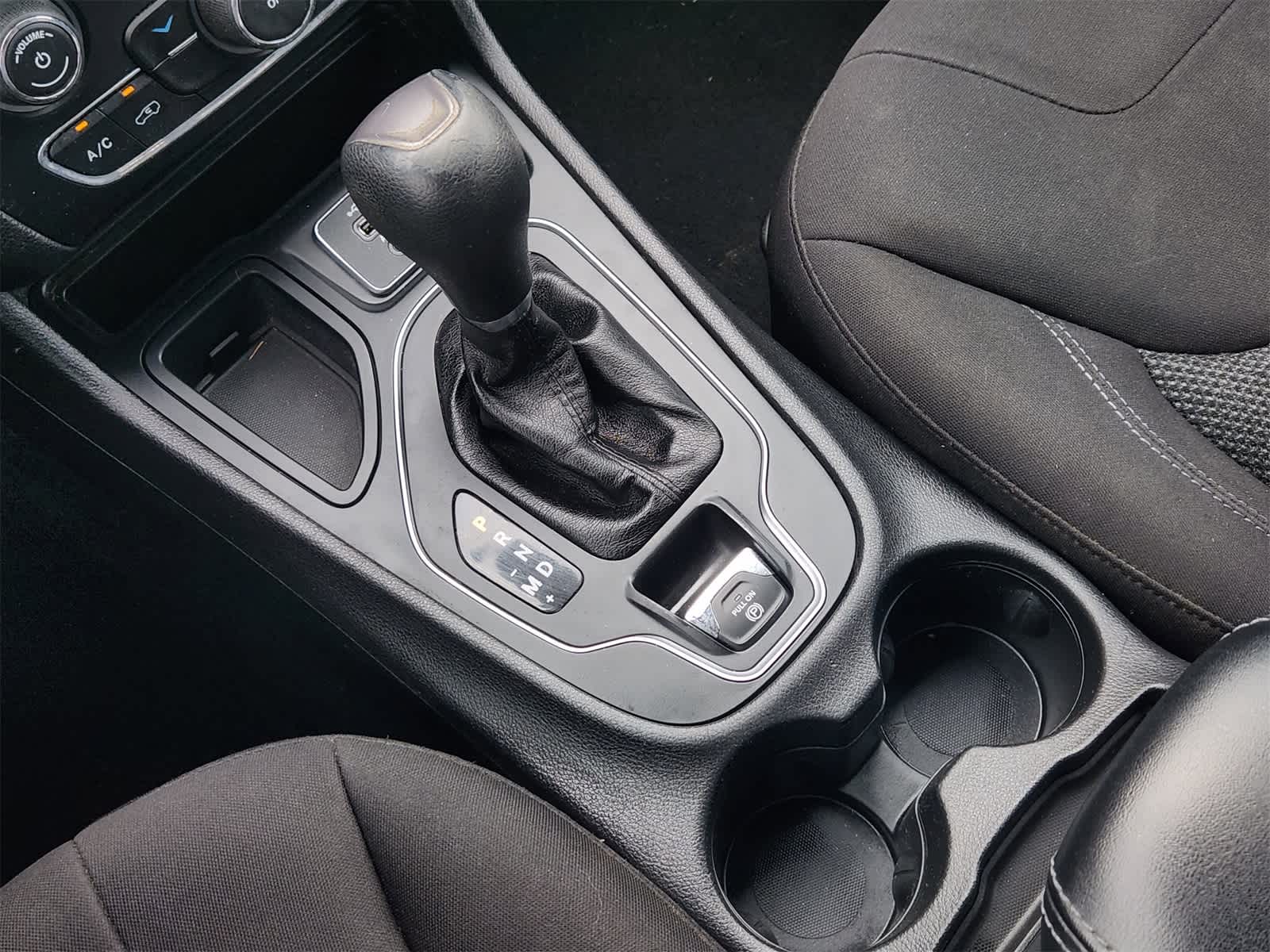 Thumbnail: 2019 Jeep Cherokee - 19