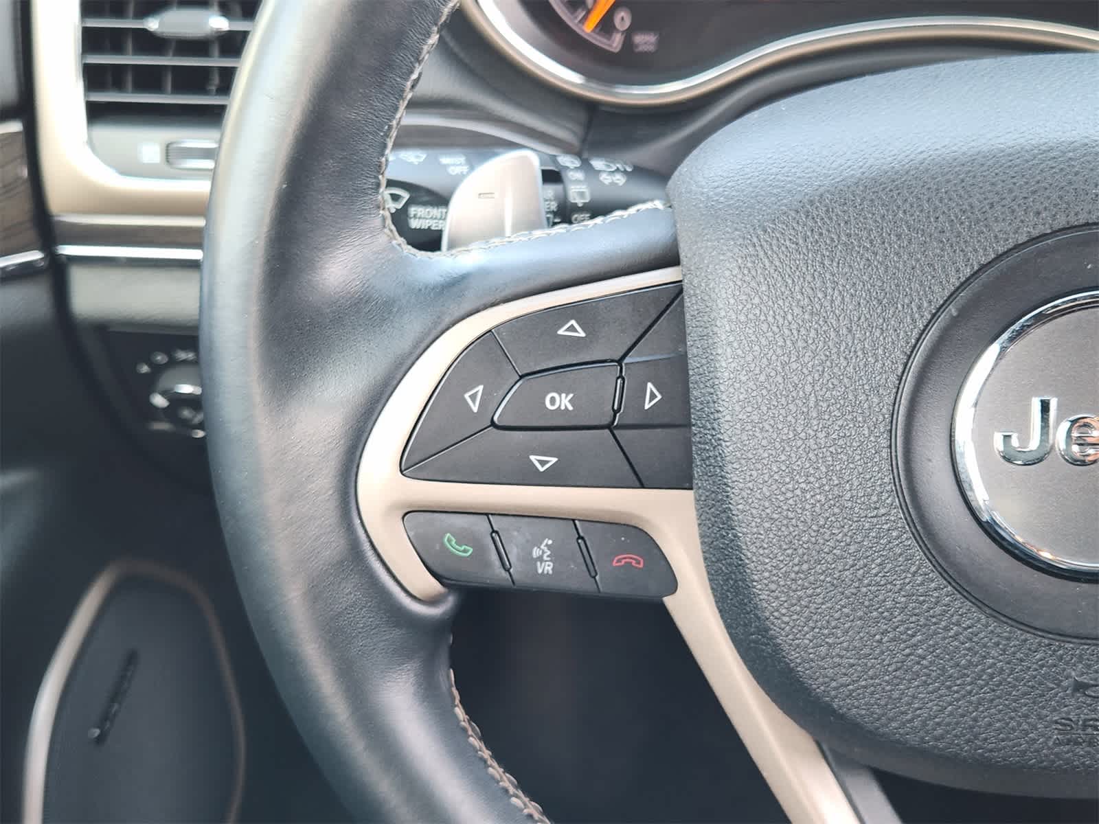 Thumbnail: 2017 Jeep Grand Cherokee - 28