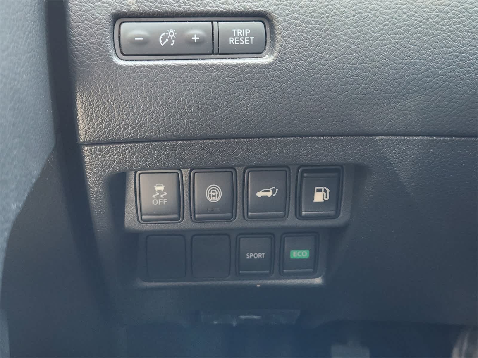 Thumbnail: 2020 Nissan Rogue - 22