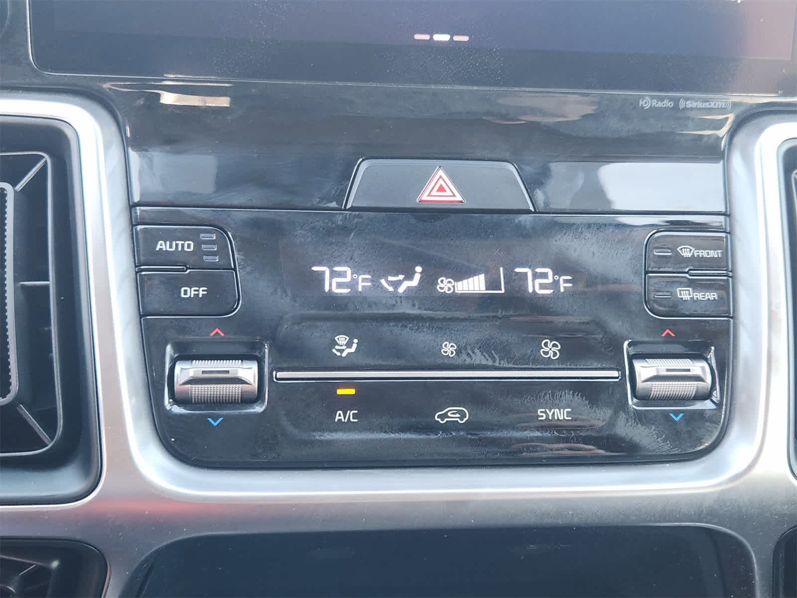 Thumbnail: 2022 Kia Sorento - 18