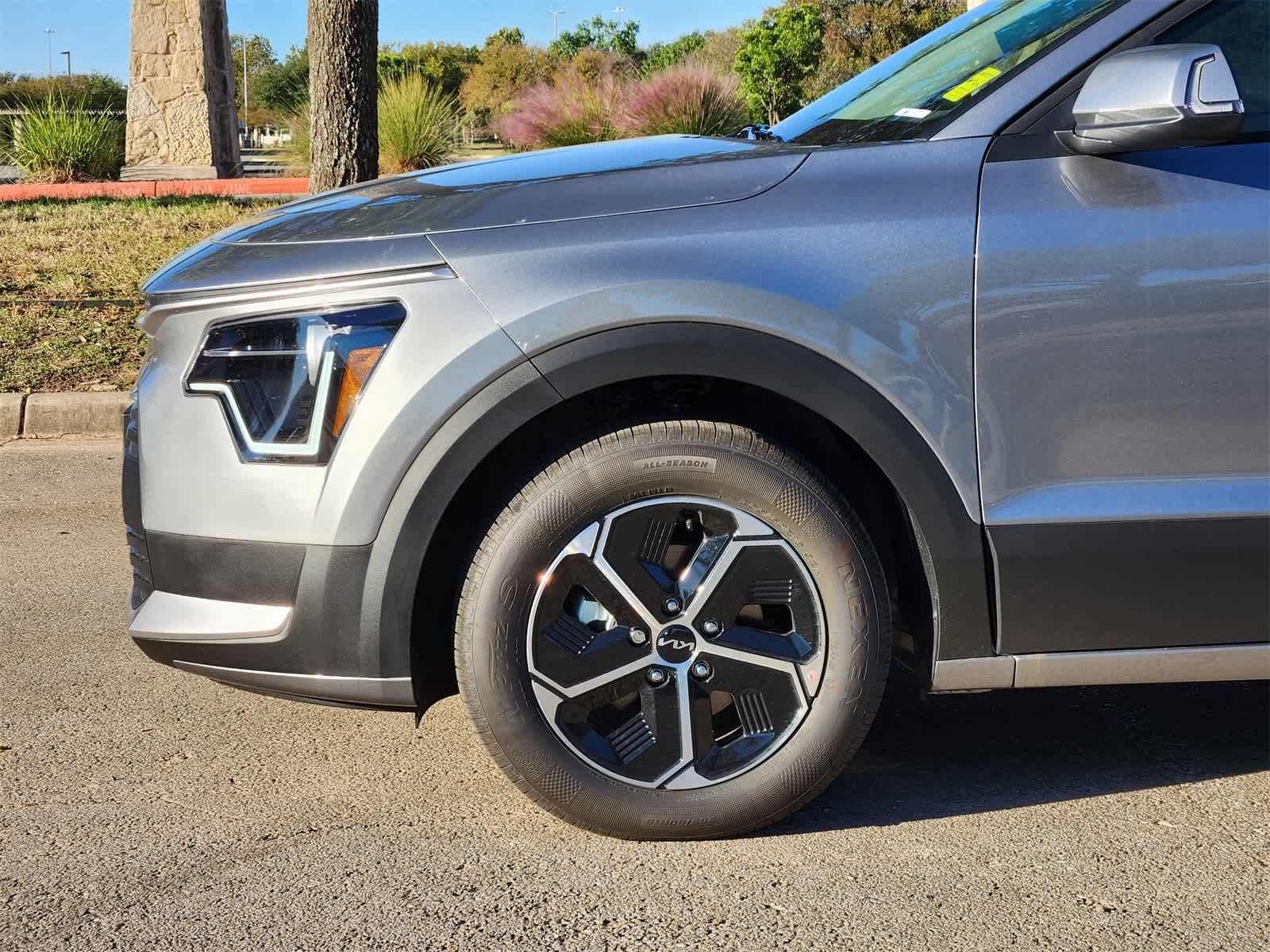 Thumbnail: 2026 Kia Niro - 8