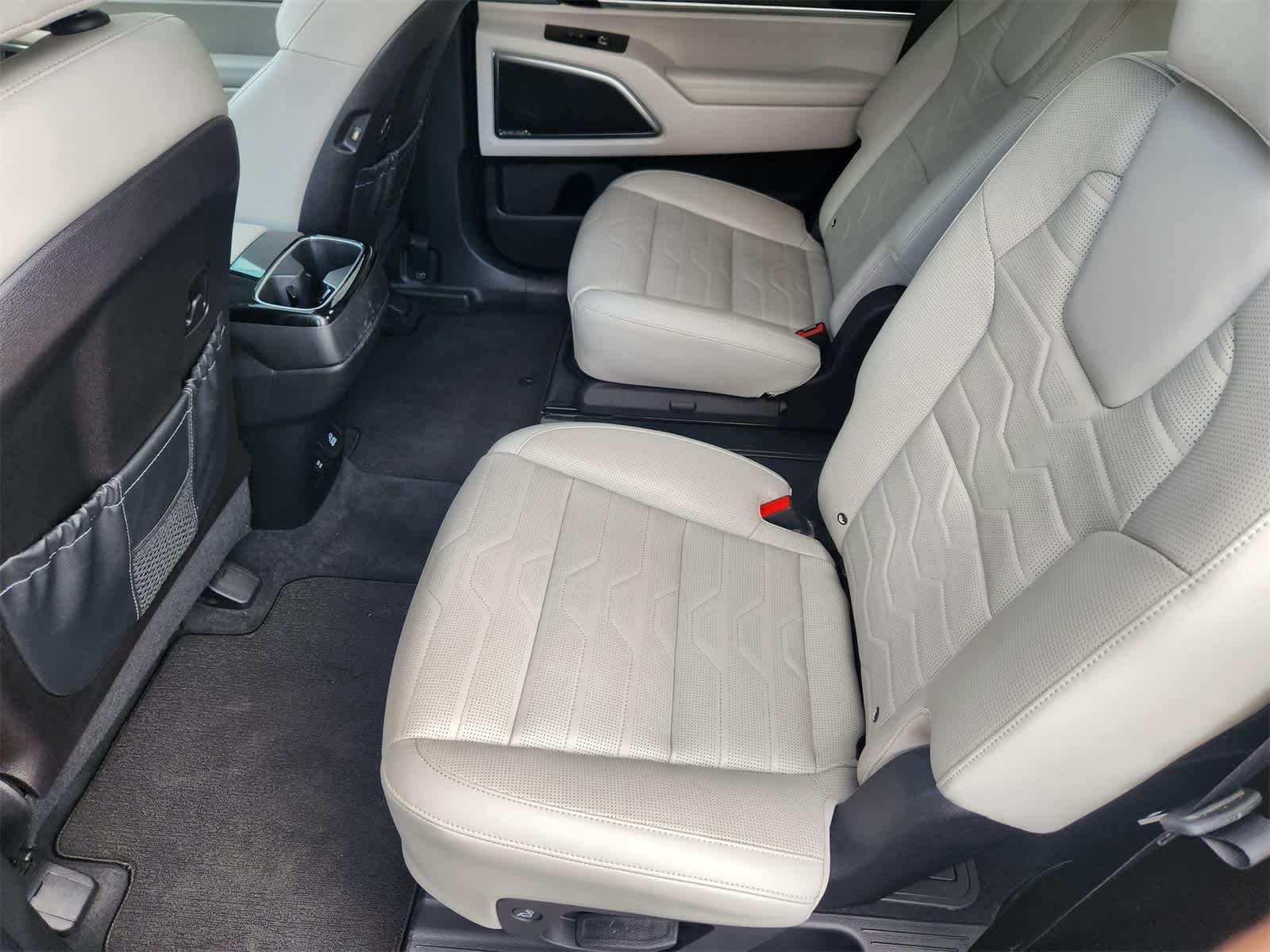 Thumbnail: 2022 Kia Telluride - 29