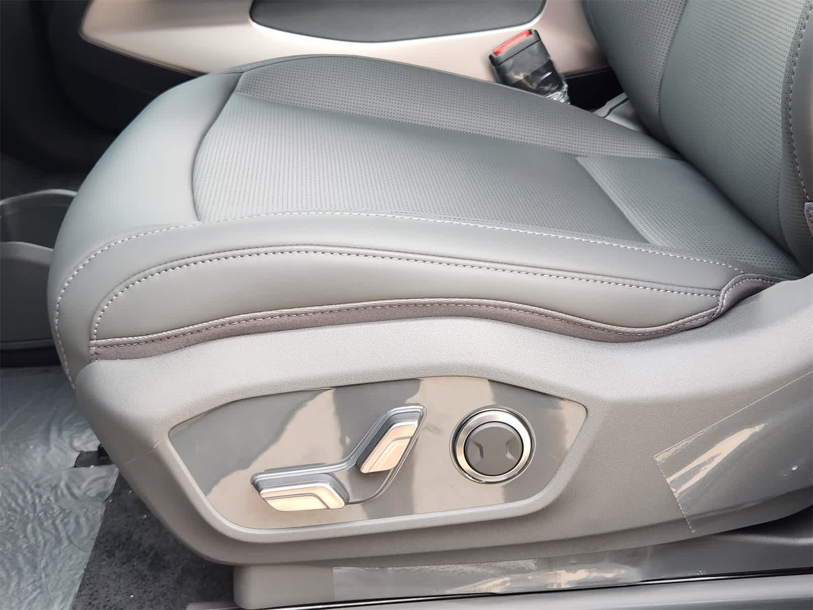 Thumbnail: 2026 Kia EV9 - 20