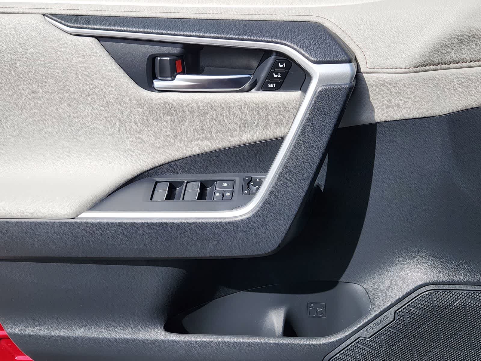 Thumbnail: 2019 Toyota RAV4 - 21