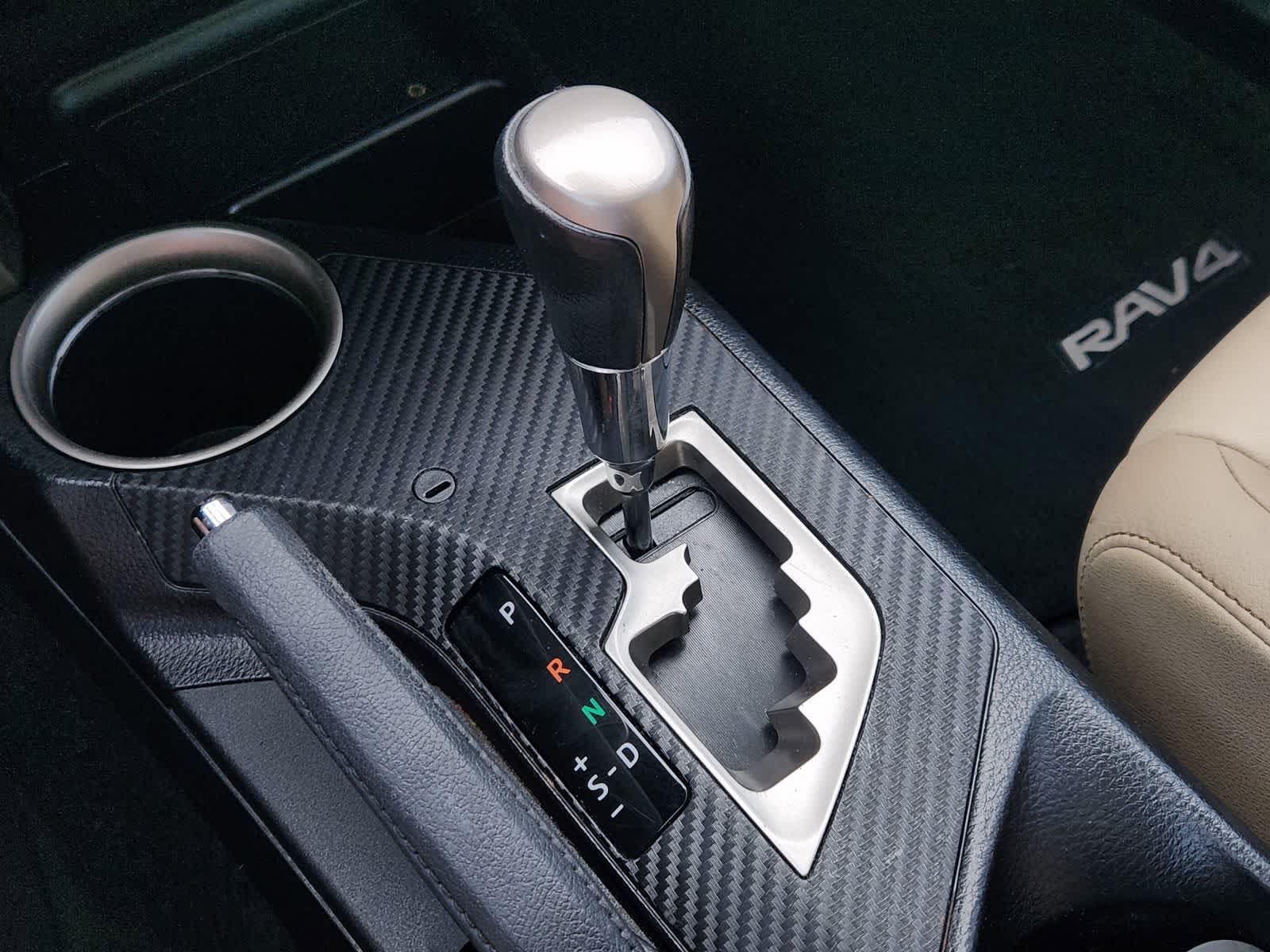 Thumbnail: 2015 Toyota RAV4 - 20