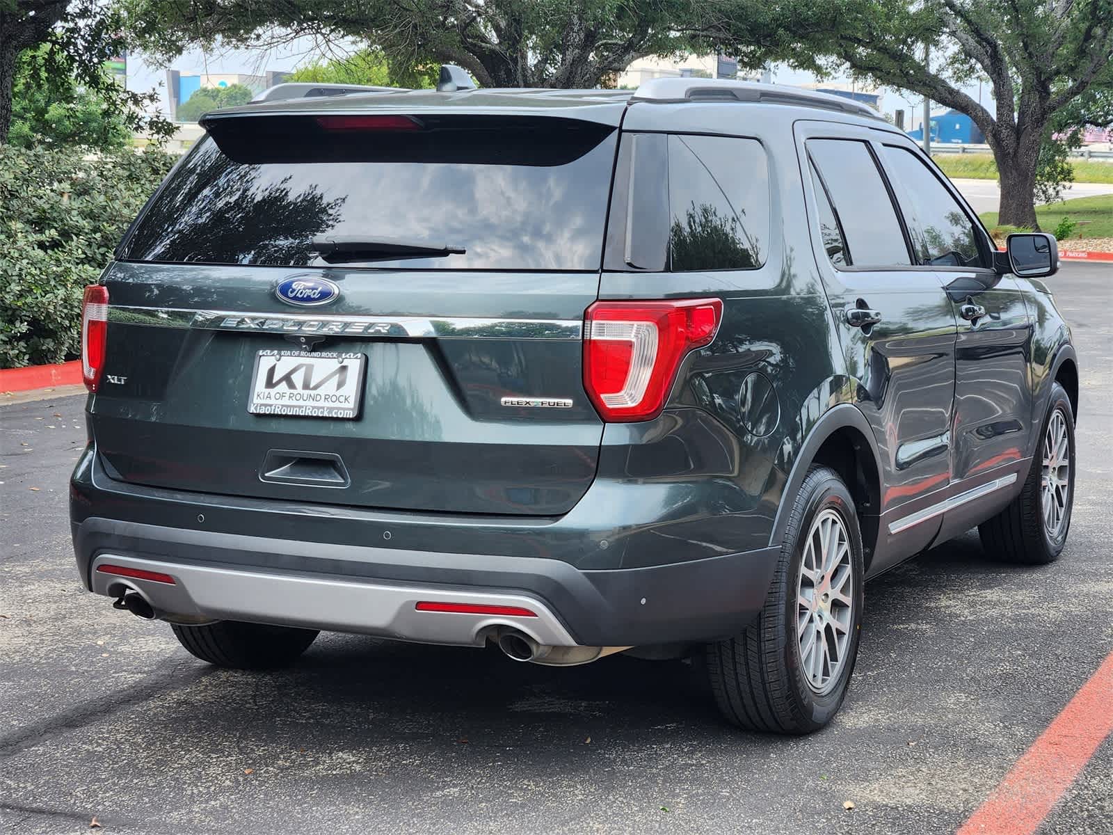 Thumbnail: 2016 Ford Explorer - 7