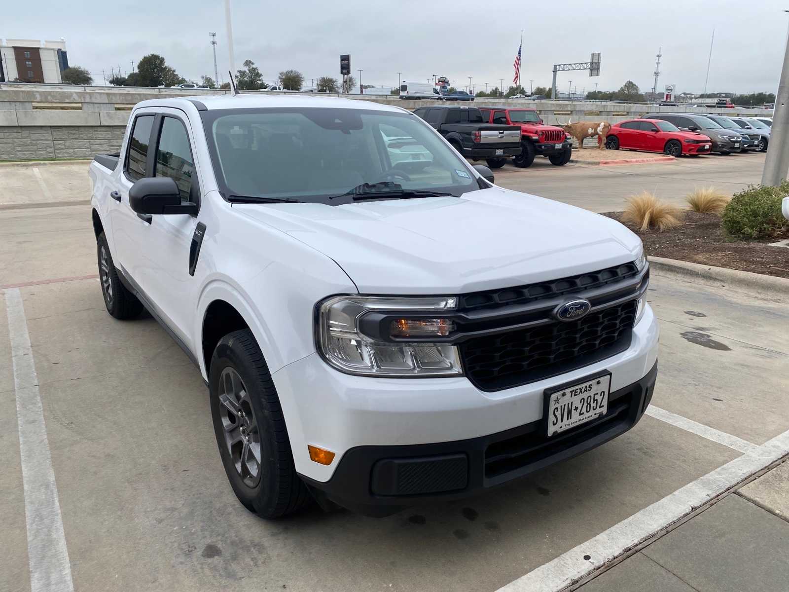 2023 Ford Maverick XLT photo 2