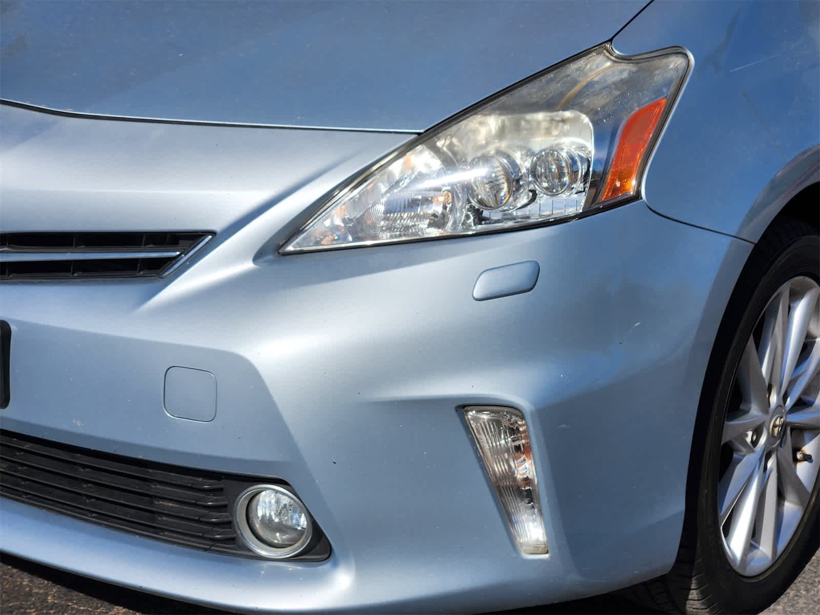 Thumbnail: 2014 Toyota Prius v - 7