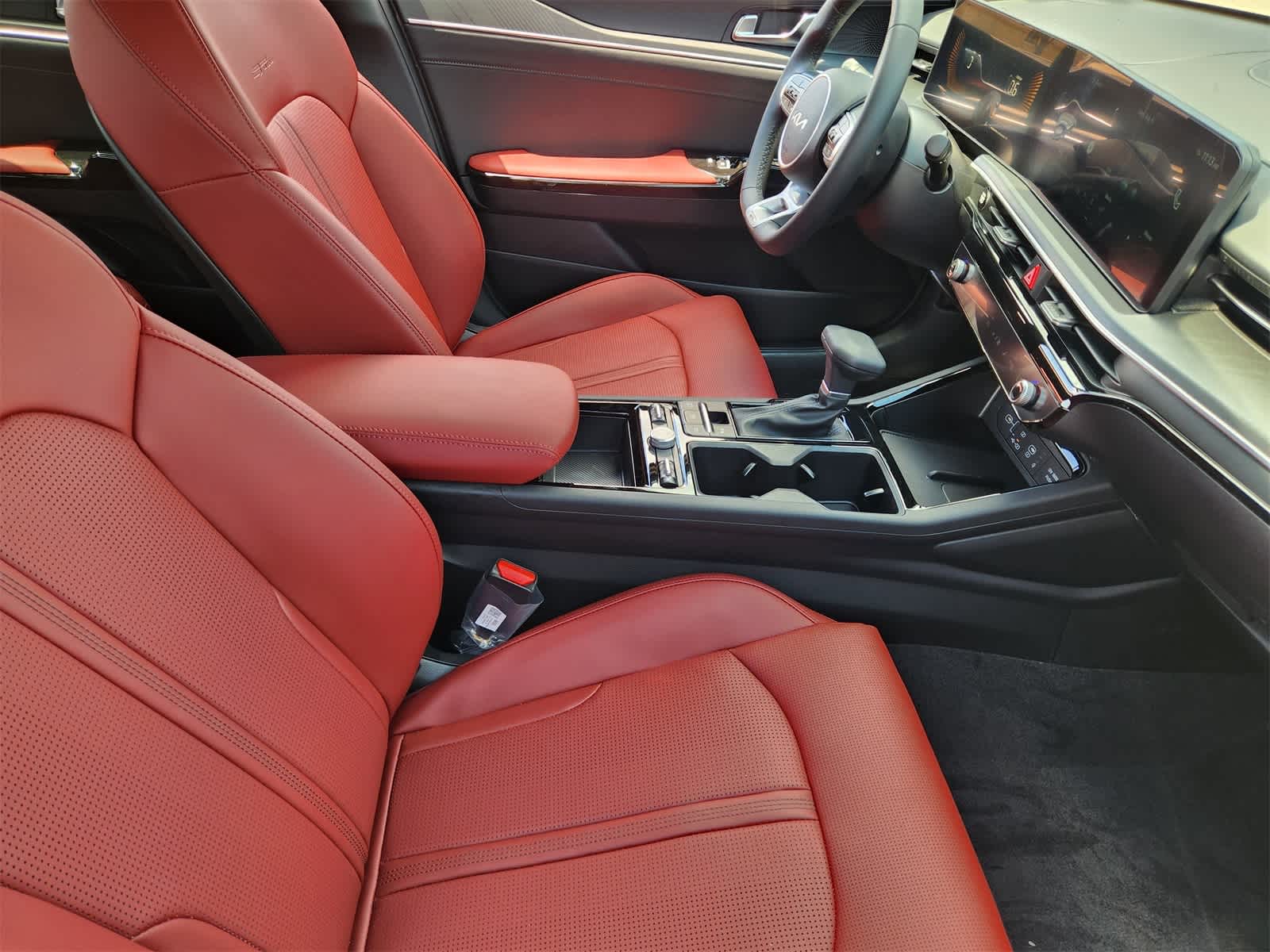 Thumbnail: 2025 Kia K5 - 12