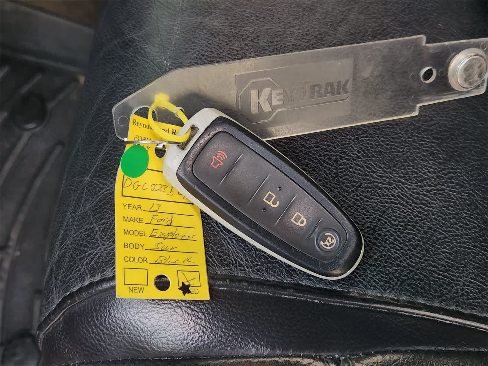 Thumbnail: 2013 Ford Explorer - 34