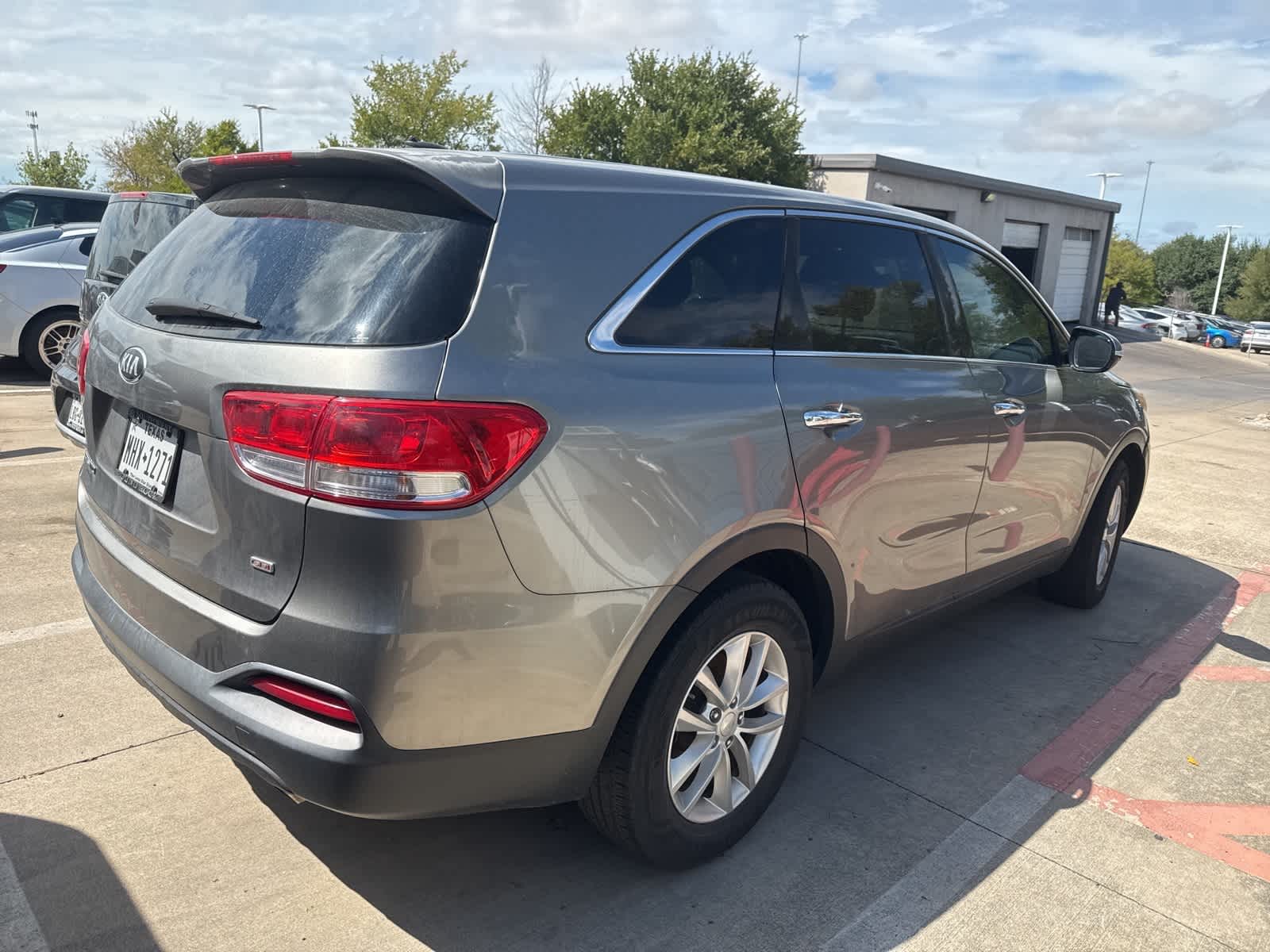 Thumbnail: 2016 Kia Sorento - 4