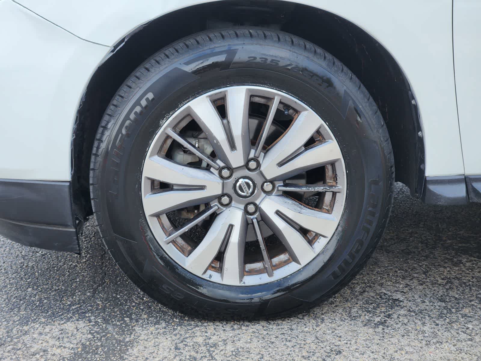 Thumbnail: 2020 Nissan Pathfinder - 9