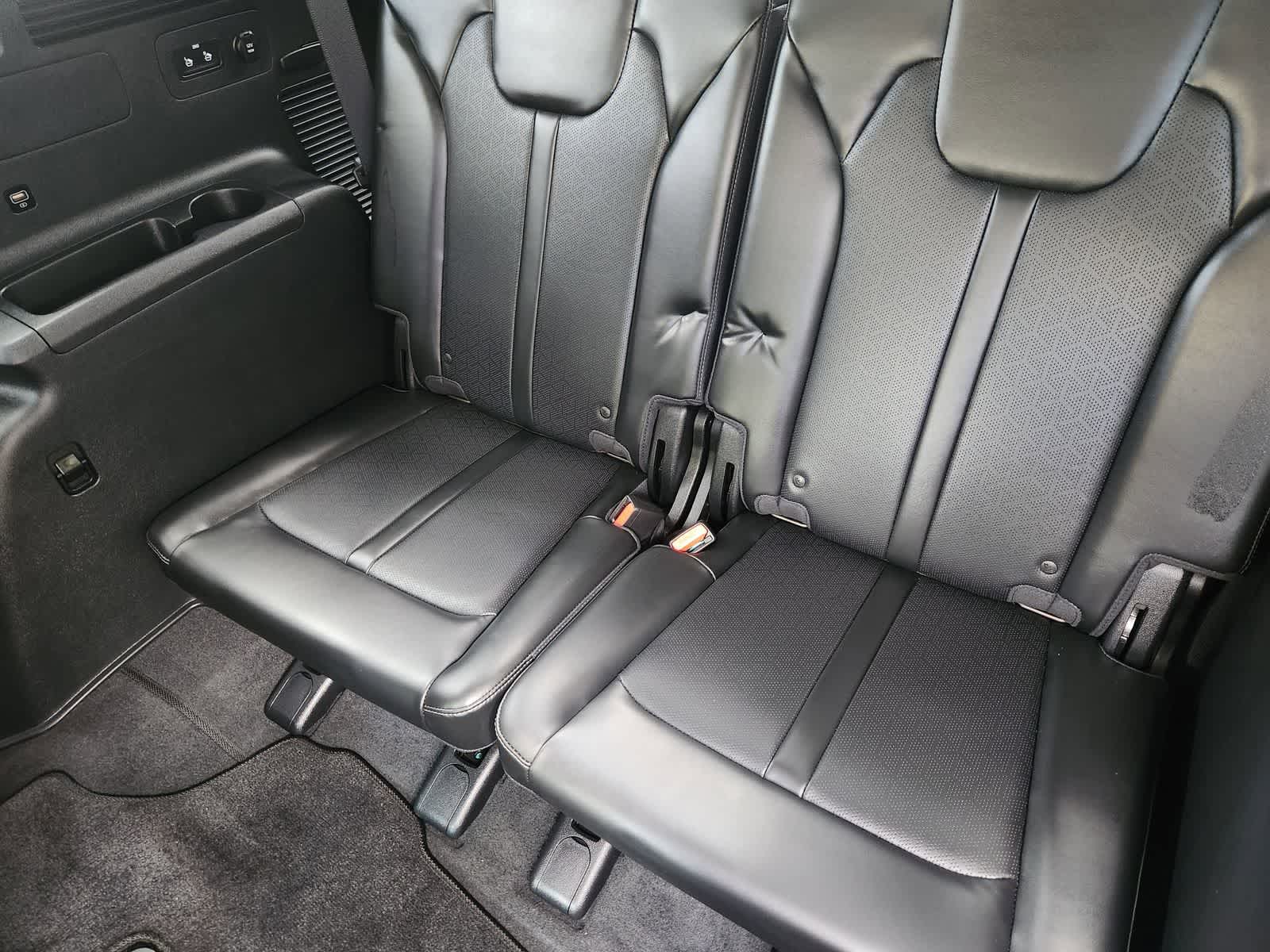 Thumbnail: 2023 Kia Sorento - 32