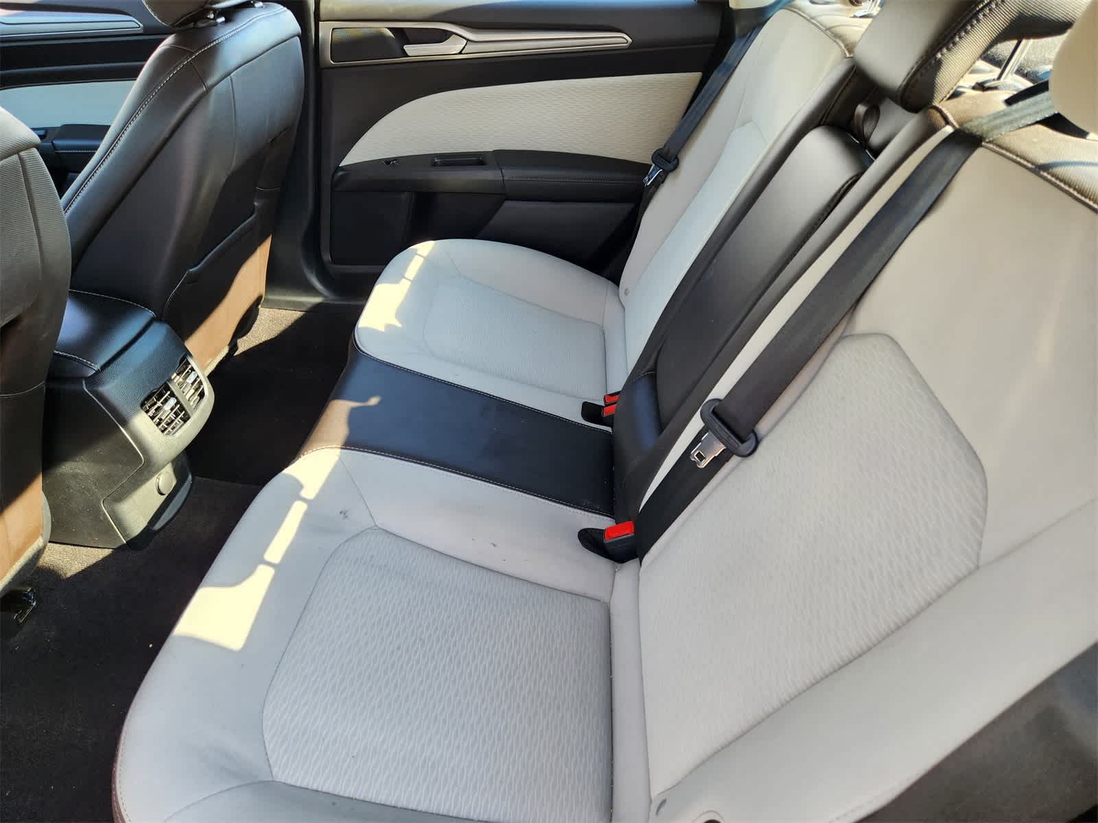 Thumbnail: 2020 Ford Fusion - 24