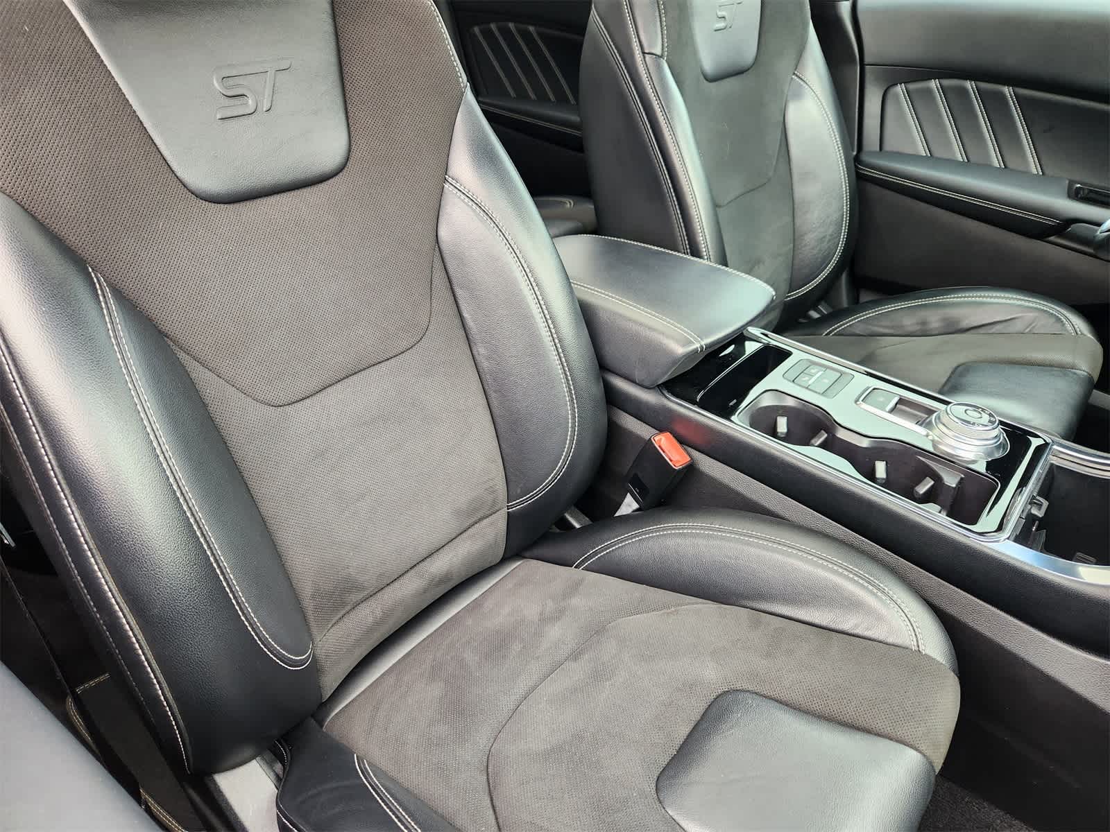 Thumbnail: 2019 Ford Edge - 14