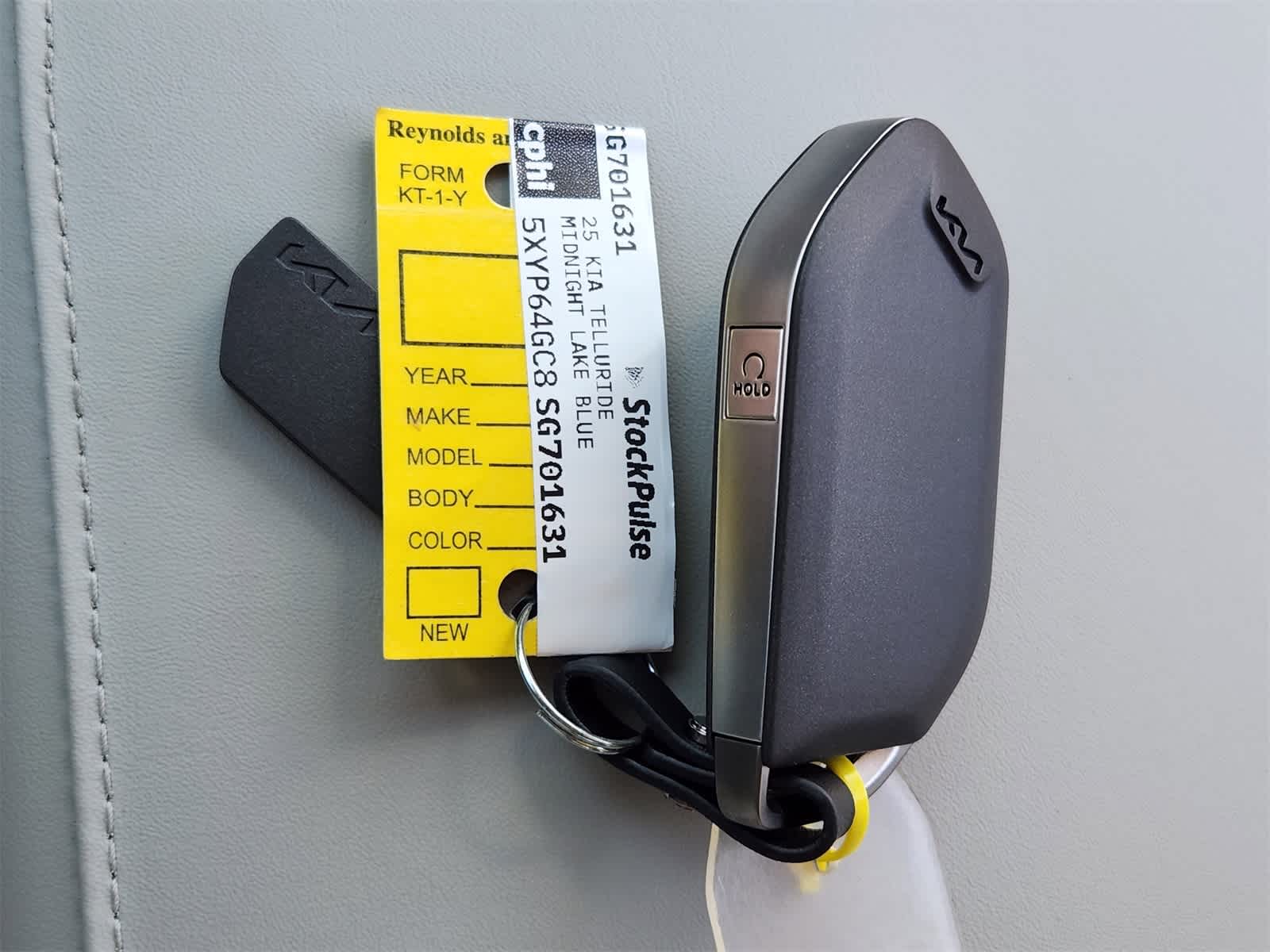 Thumbnail: 2025 Kia Telluride - 32