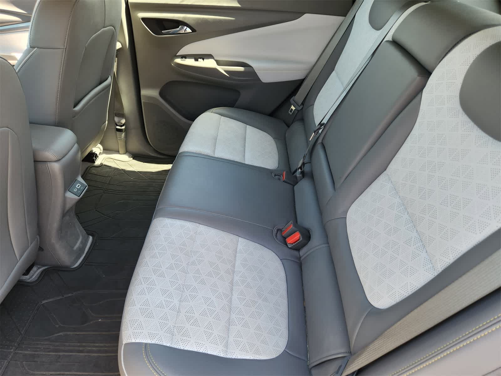 Thumbnail: 2022 Chevrolet Bolt EUV - 25