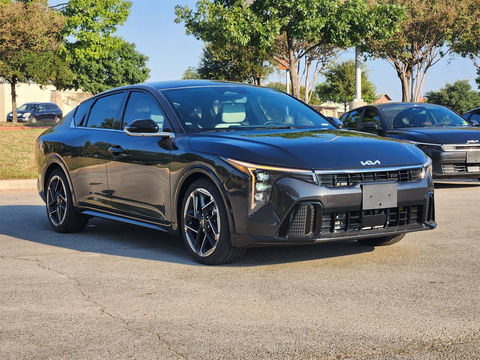 2025 Kia K4 GT-Line photo 3