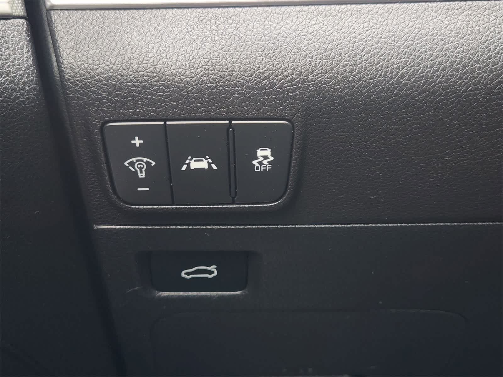 Thumbnail: 2023 Kia K5 - 22