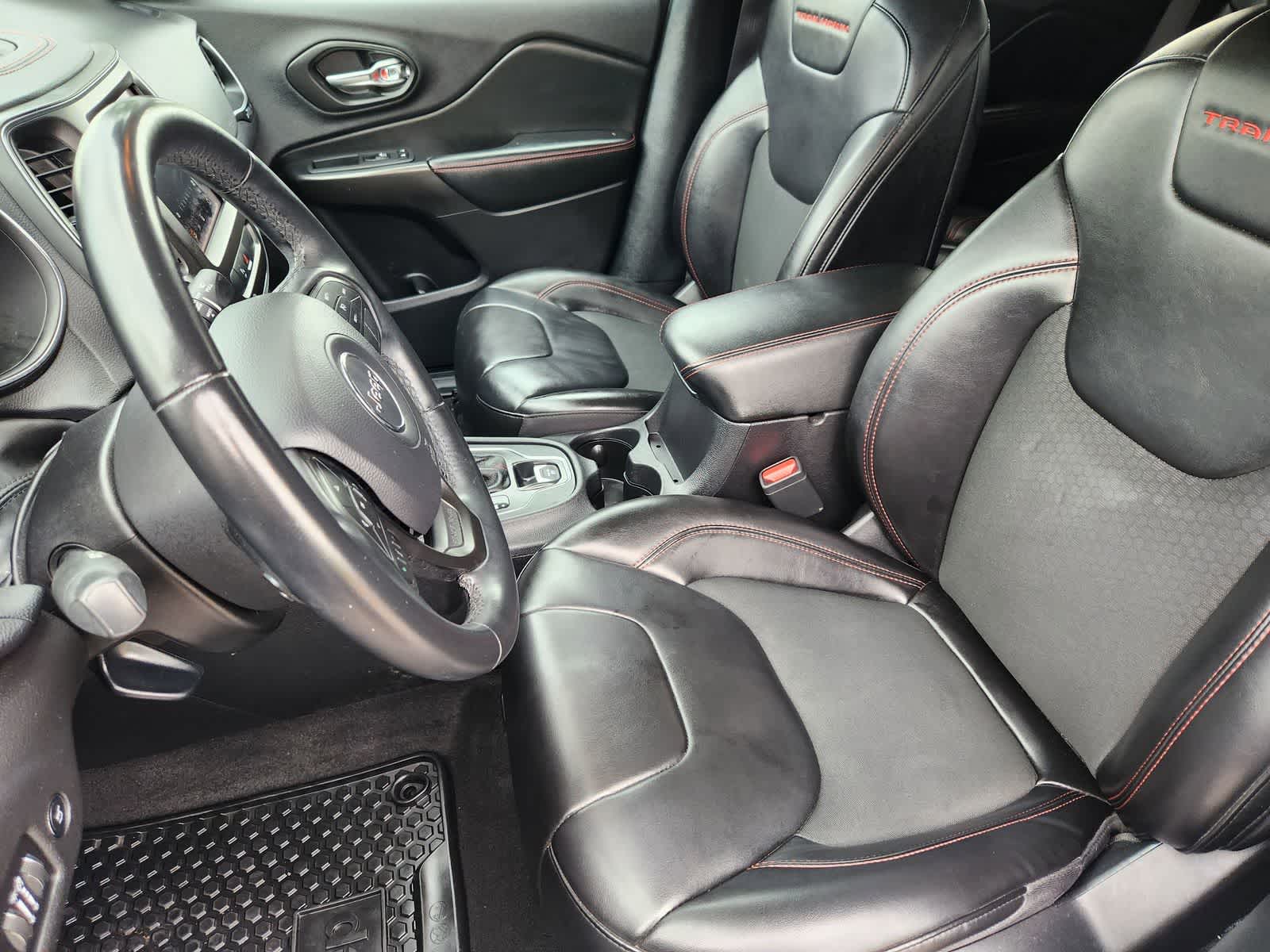 Thumbnail: 2020 Jeep Cherokee - 13