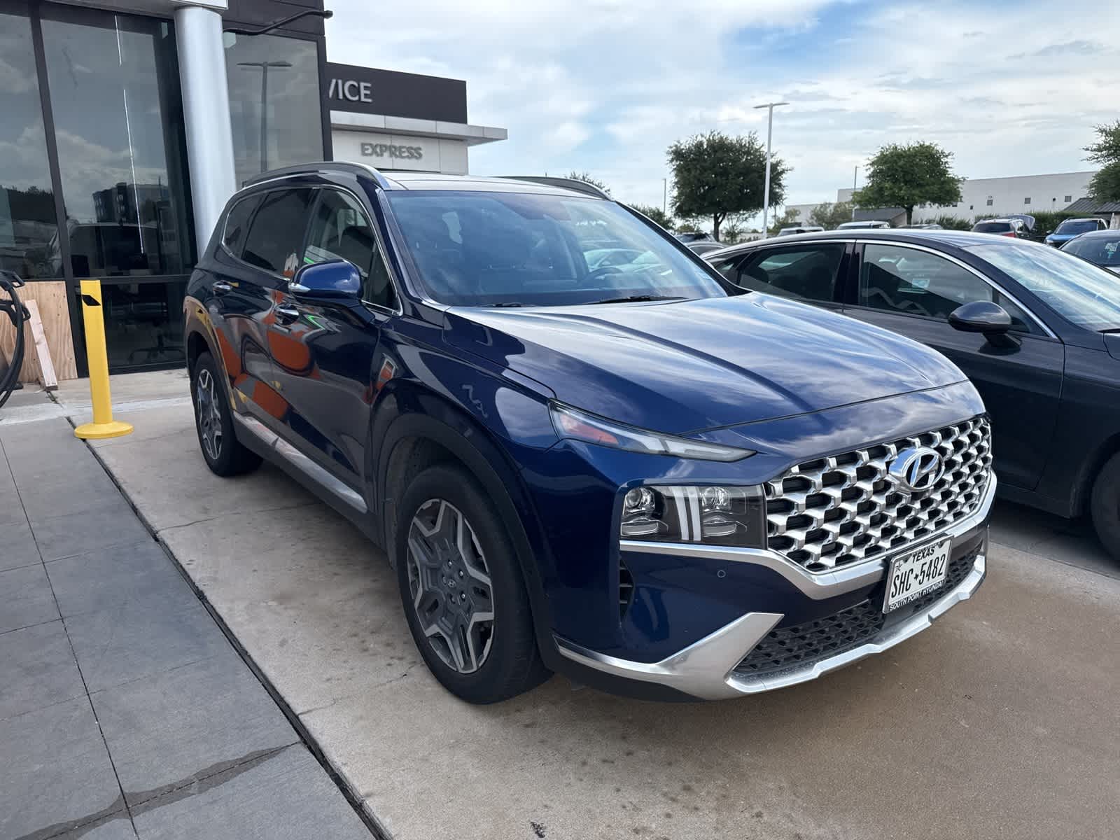 Thumbnail: 2022 Hyundai Santa Fe - 3