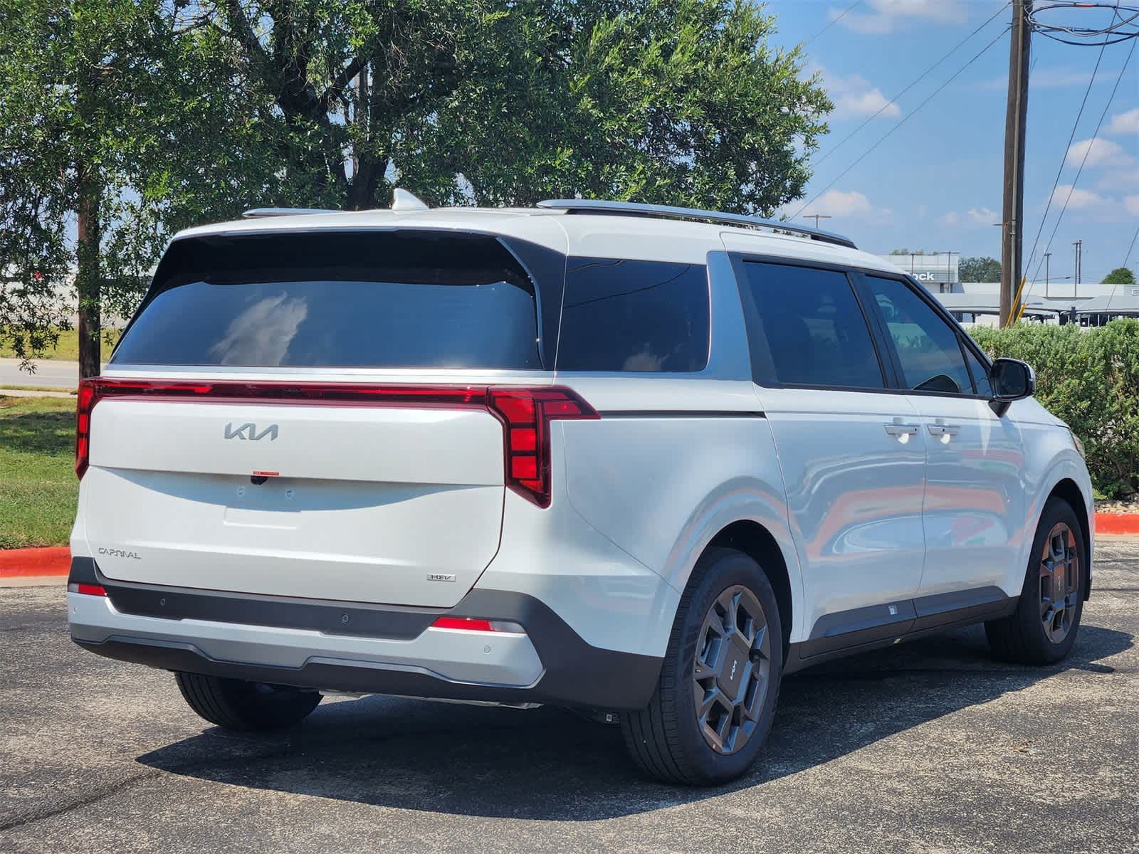 2026 Kia Carnival EX photo 4