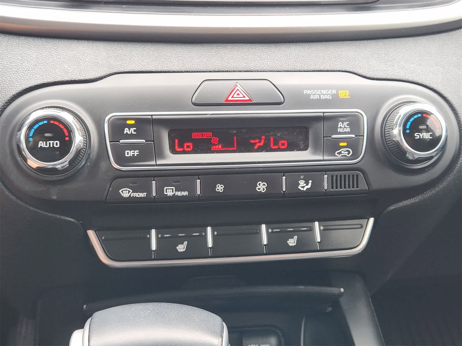 Thumbnail: 2020 Kia Sorento - 18