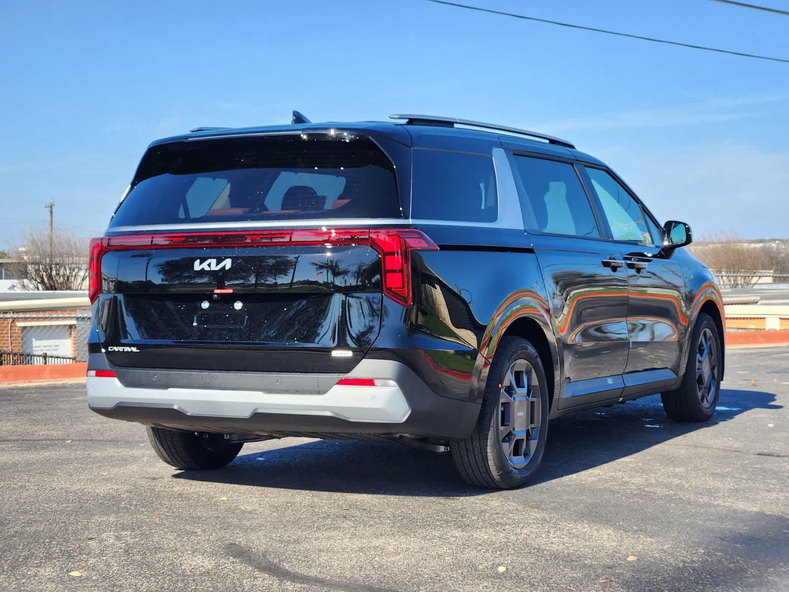 Thumbnail: 2026 Kia Carnival - 4