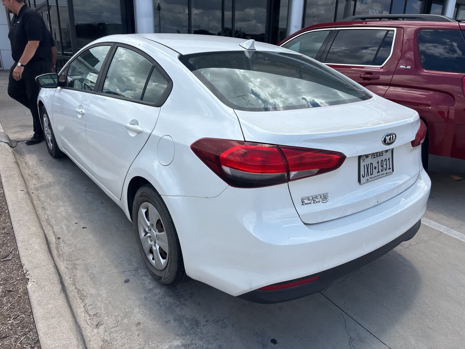 Thumbnail: 2017 Kia Forte - 6