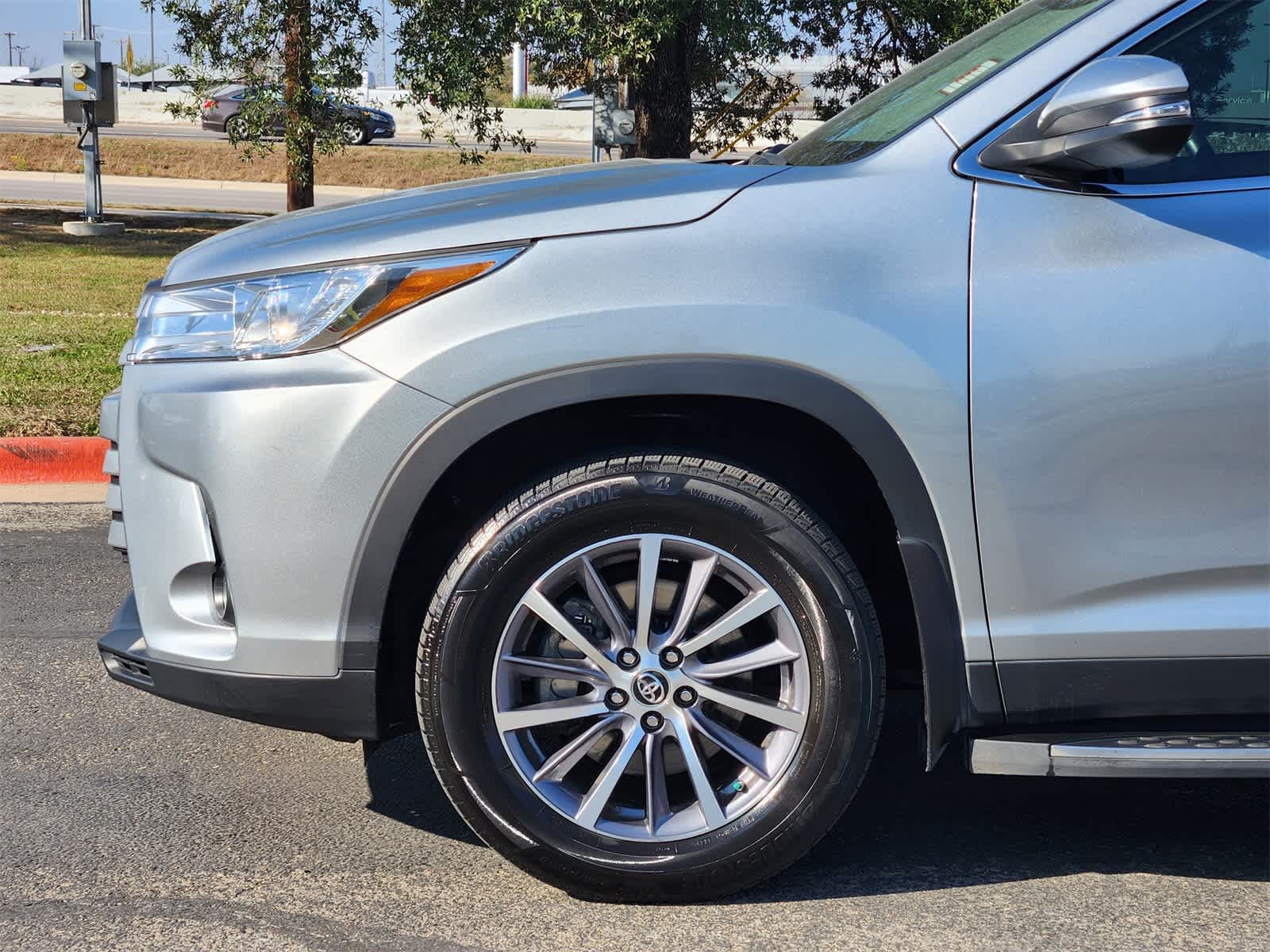 Thumbnail: 2019 Toyota Highlander - 8