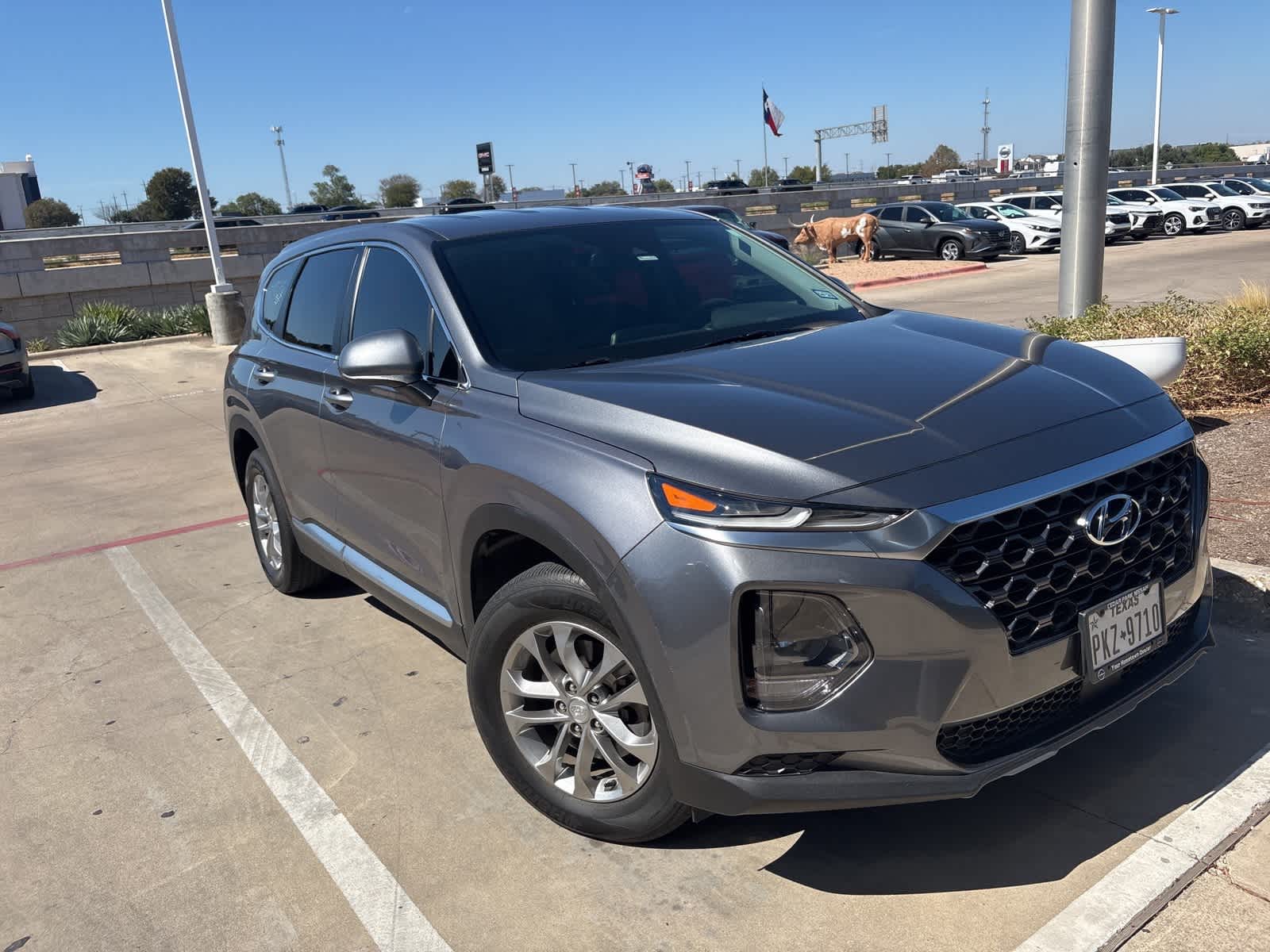 2019 Hyundai Santa Fe SE photo 2
