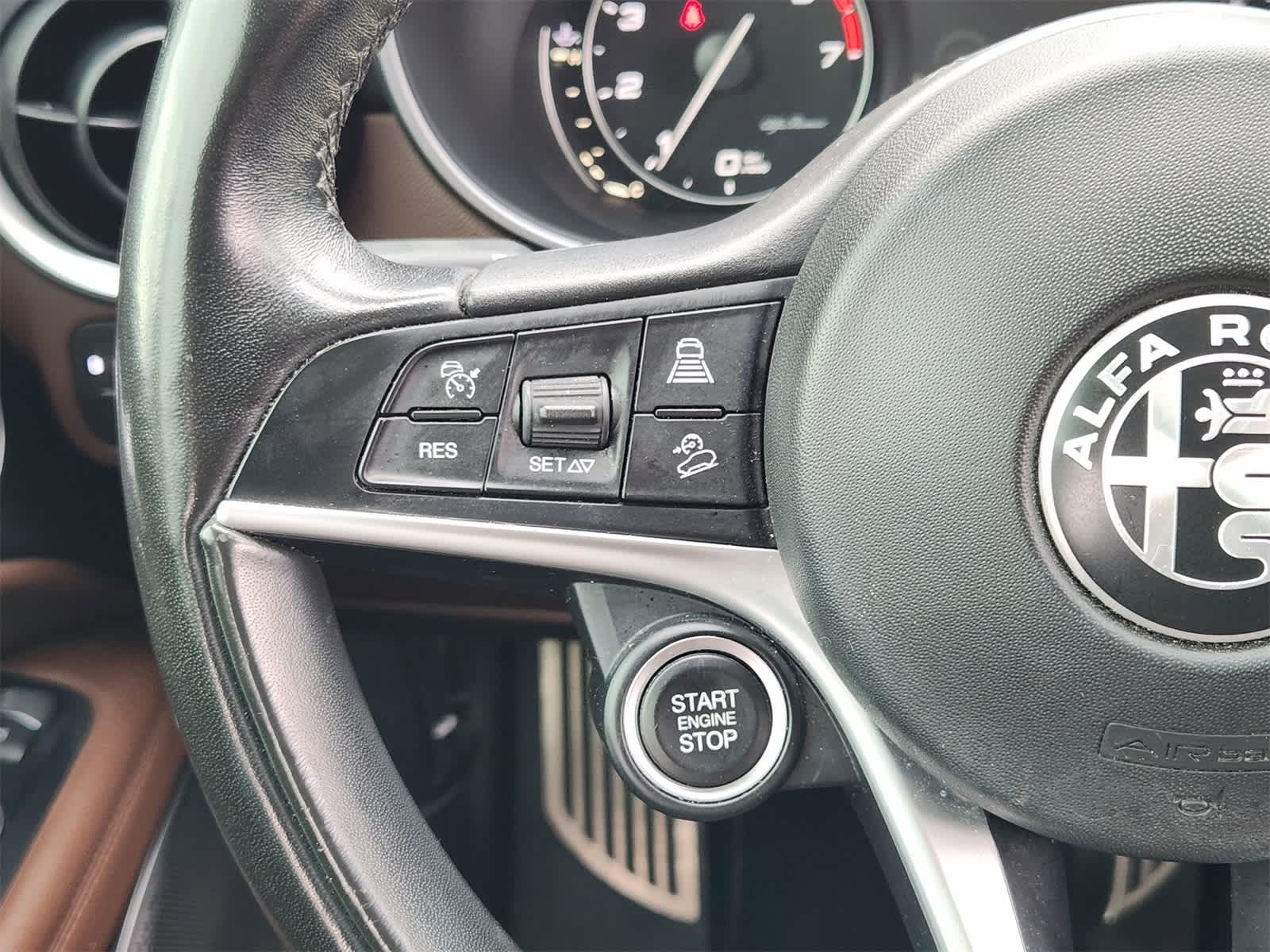 Thumbnail: 2019 Alfa Romeo Stelvio - 28