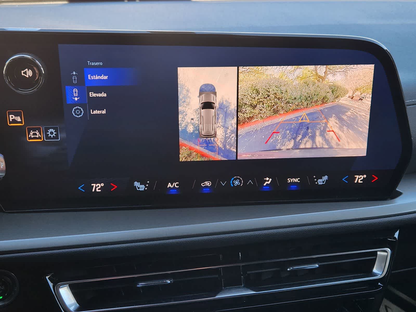 Thumbnail: 2024 Chevrolet Traverse - 17