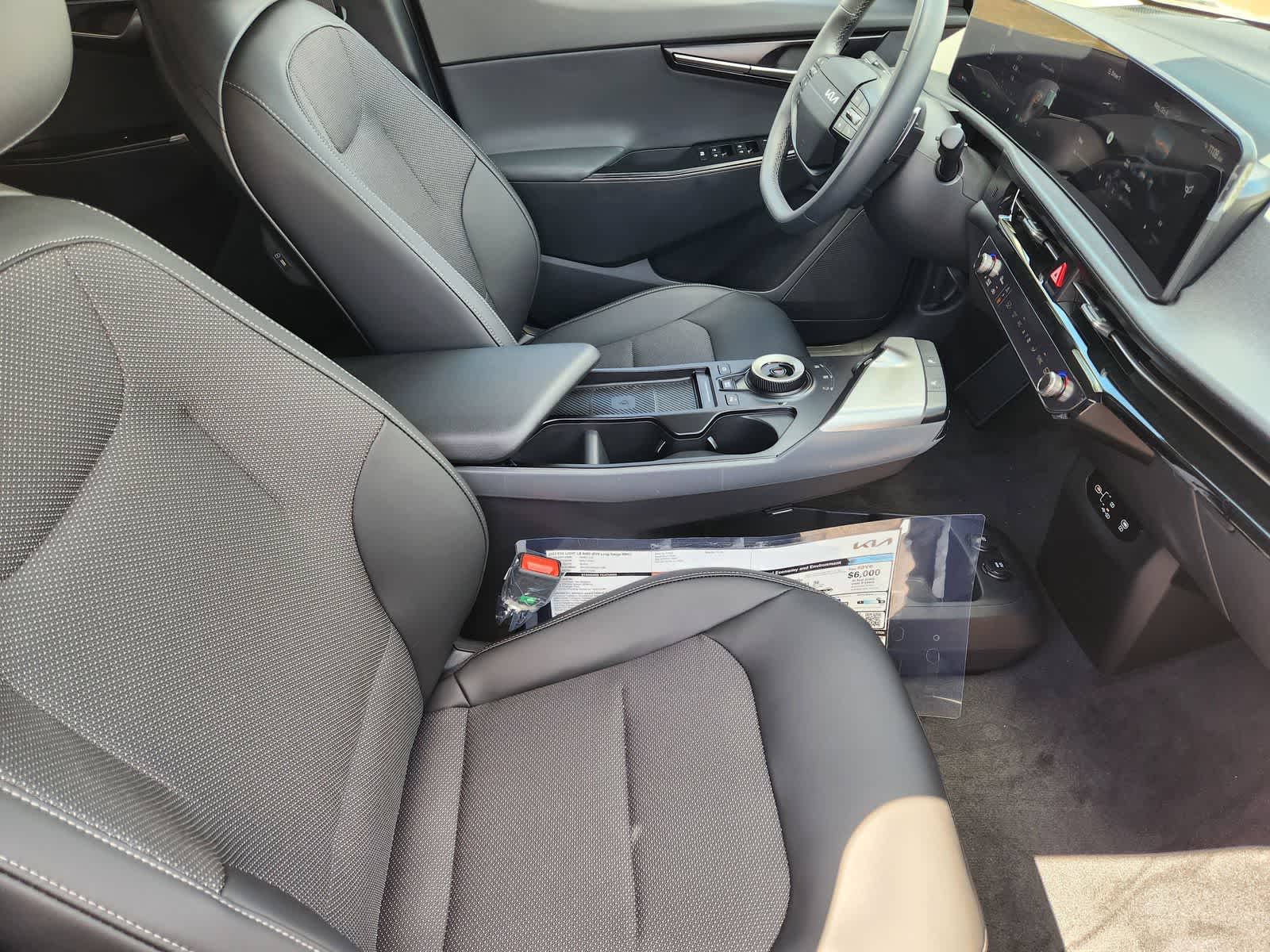 Thumbnail: 2025 Kia EV6 - 12