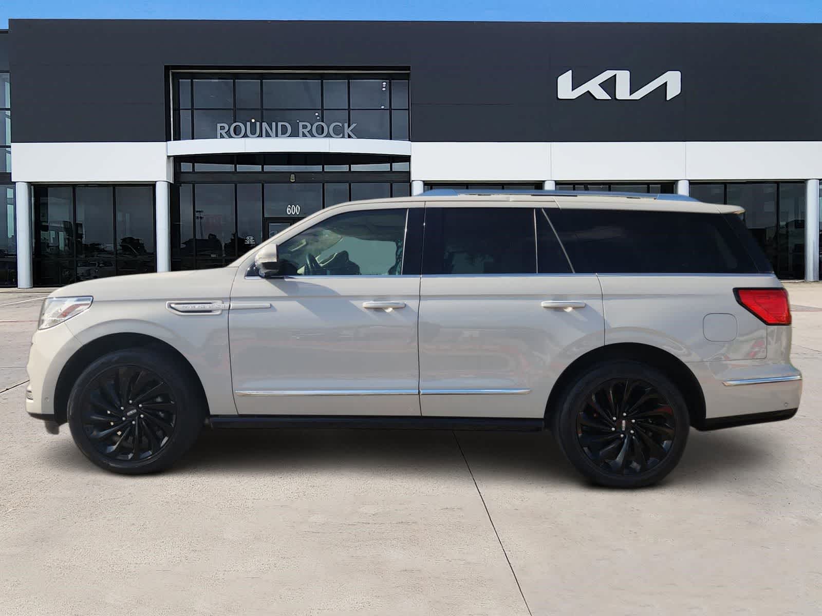 Thumbnail: 2020 Lincoln Navigator - 4